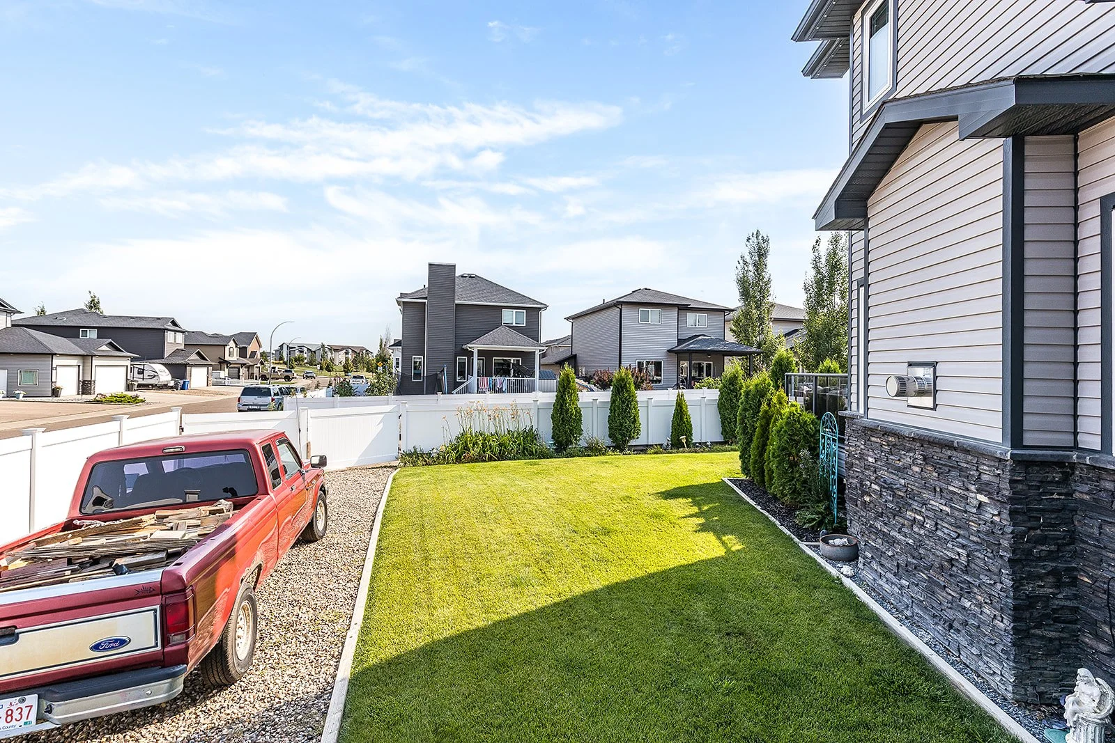 213 Somerside Rd SE-70.jpg