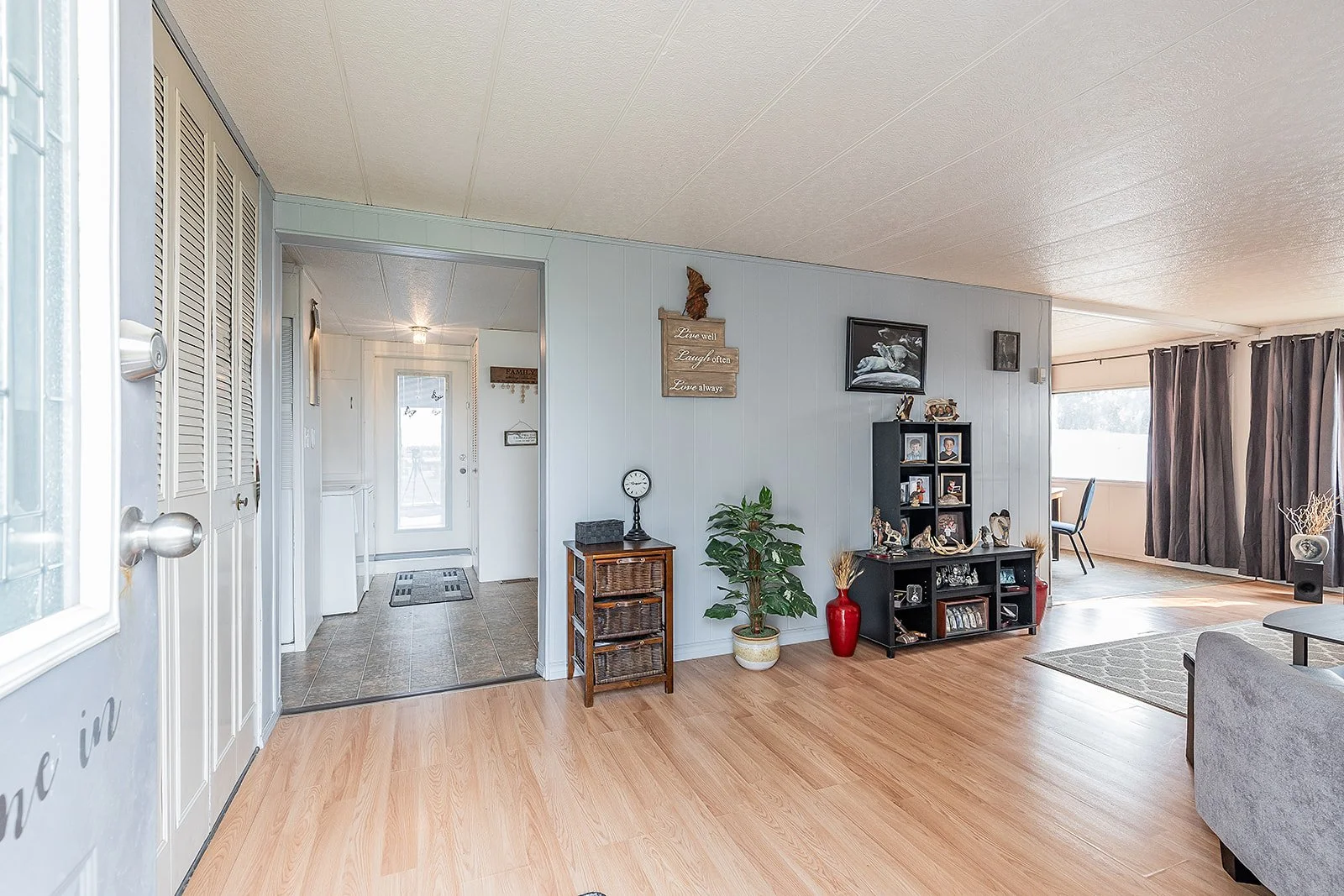 262 4000 13 Ave SE-8.jpg