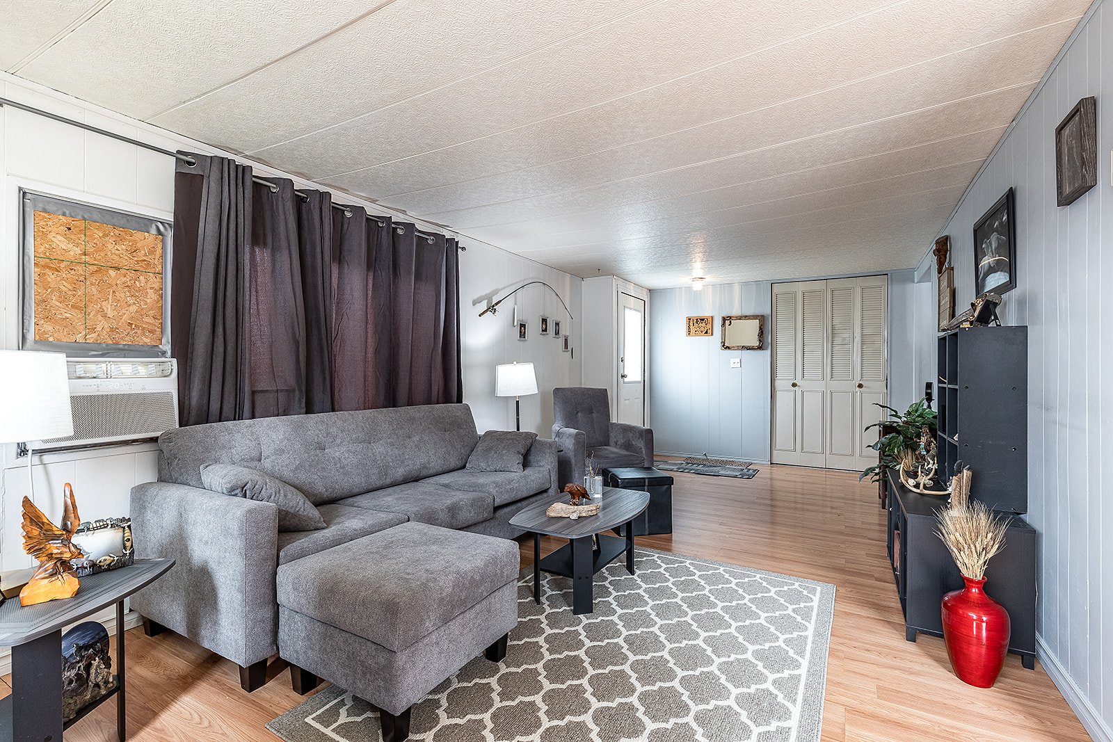 262 4000 13 Ave SE-12.jpg