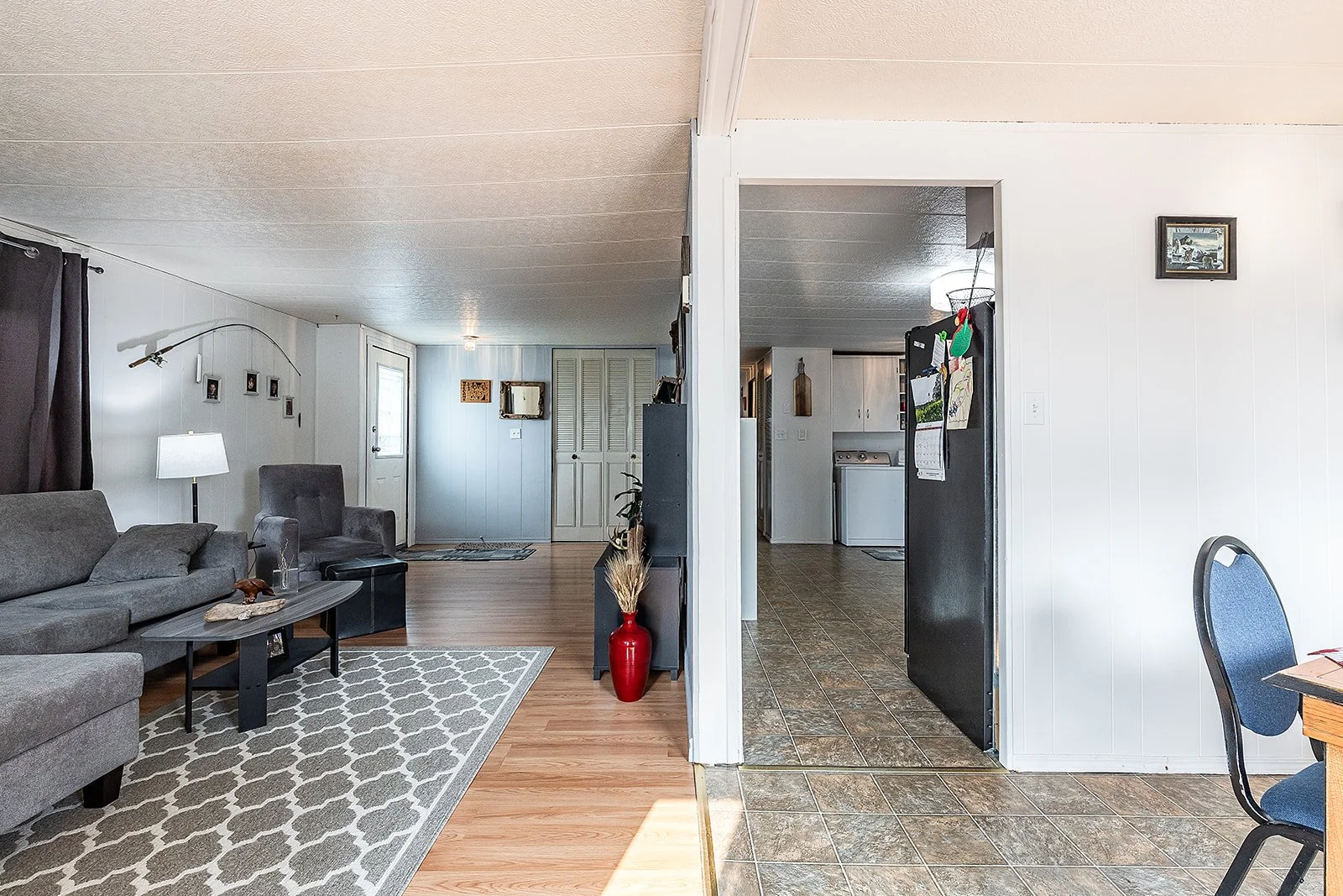 262 4000 13 Ave SE-13.jpg