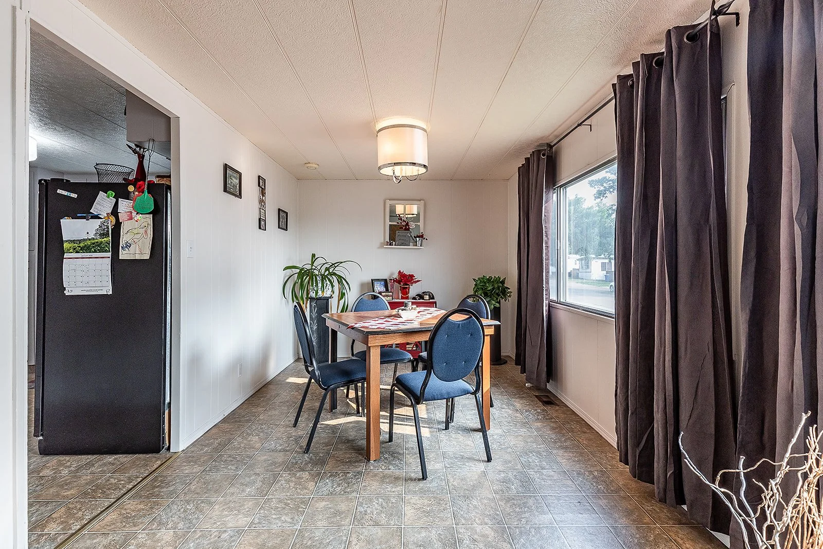 262 4000 13 Ave SE-15.jpg