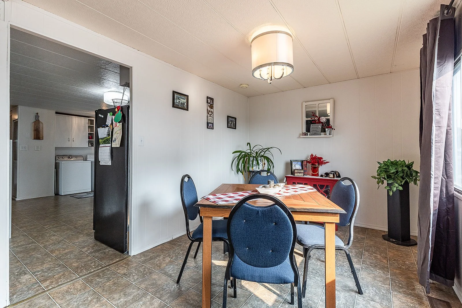 262 4000 13 Ave SE-16.jpg