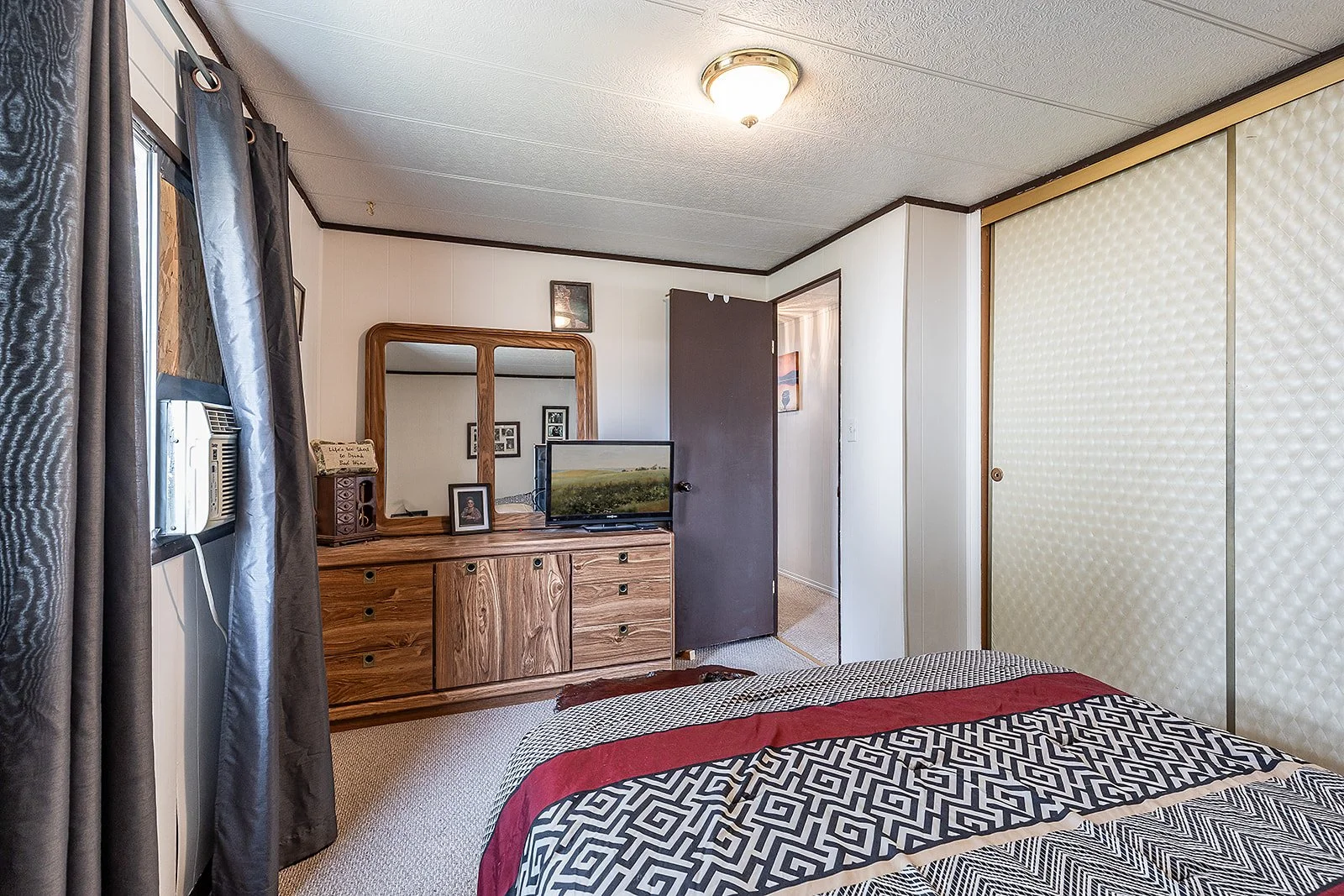262 4000 13 Ave SE-31.jpg