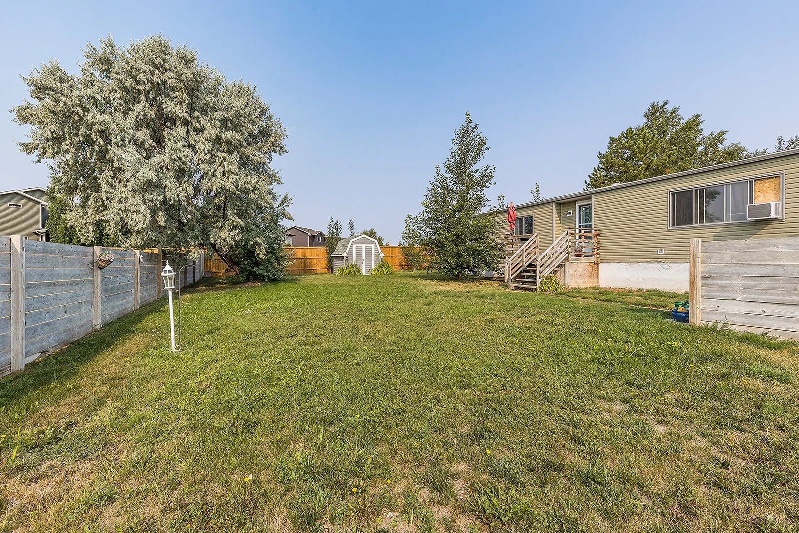 262 4000 13 Ave SE-38.jpg