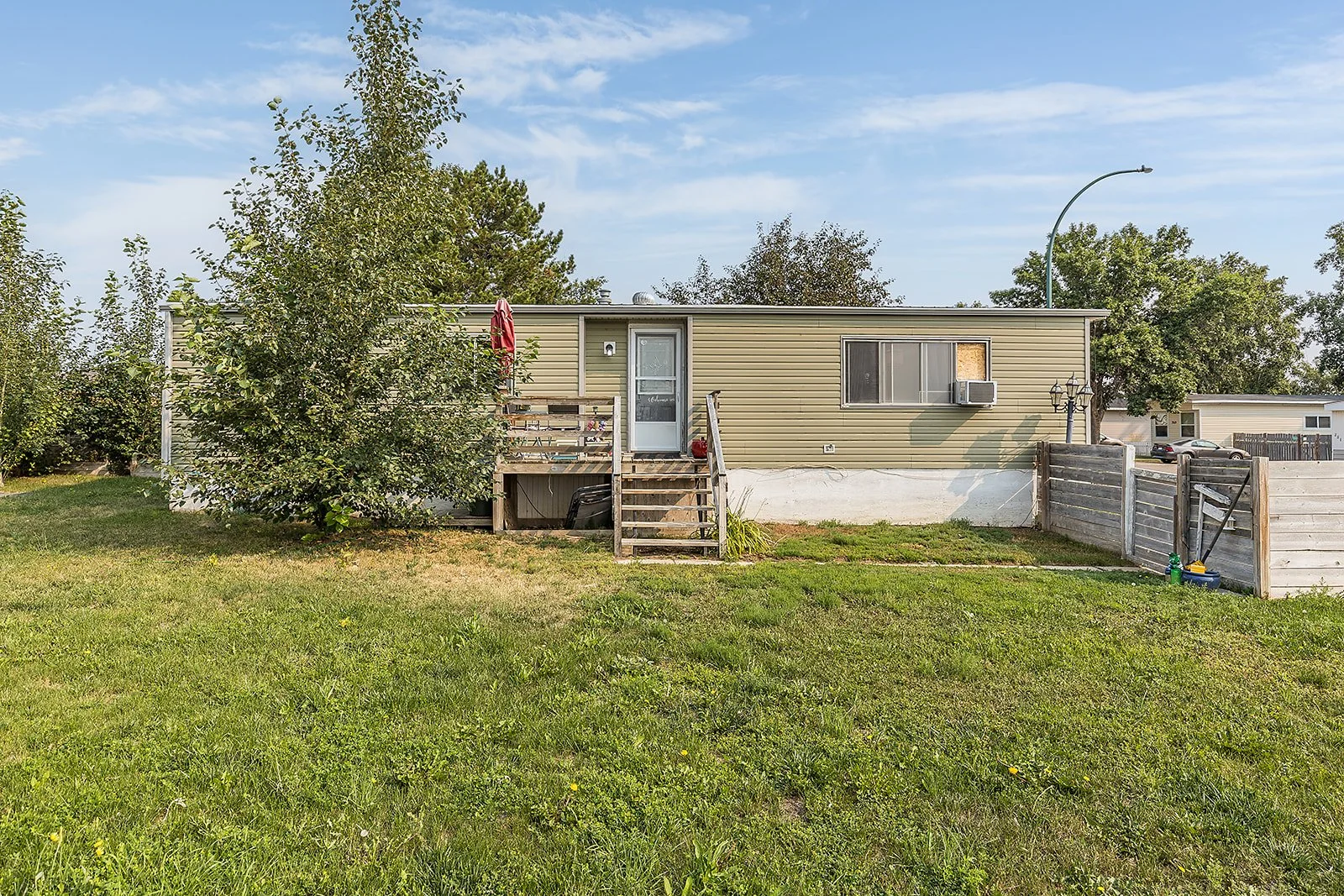 262 4000 13 Ave SE-39.jpg