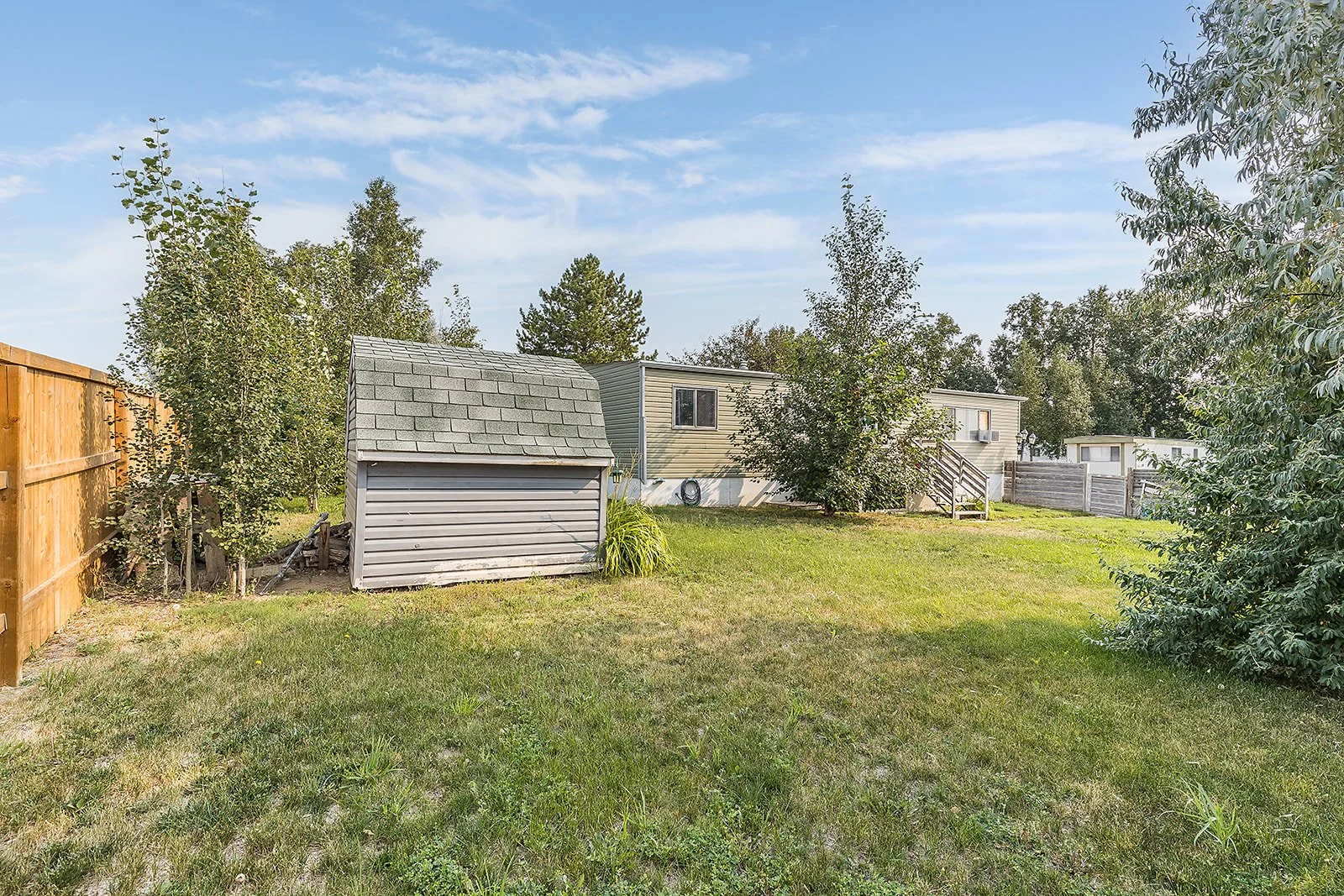 262 4000 13 Ave SE-41.jpg