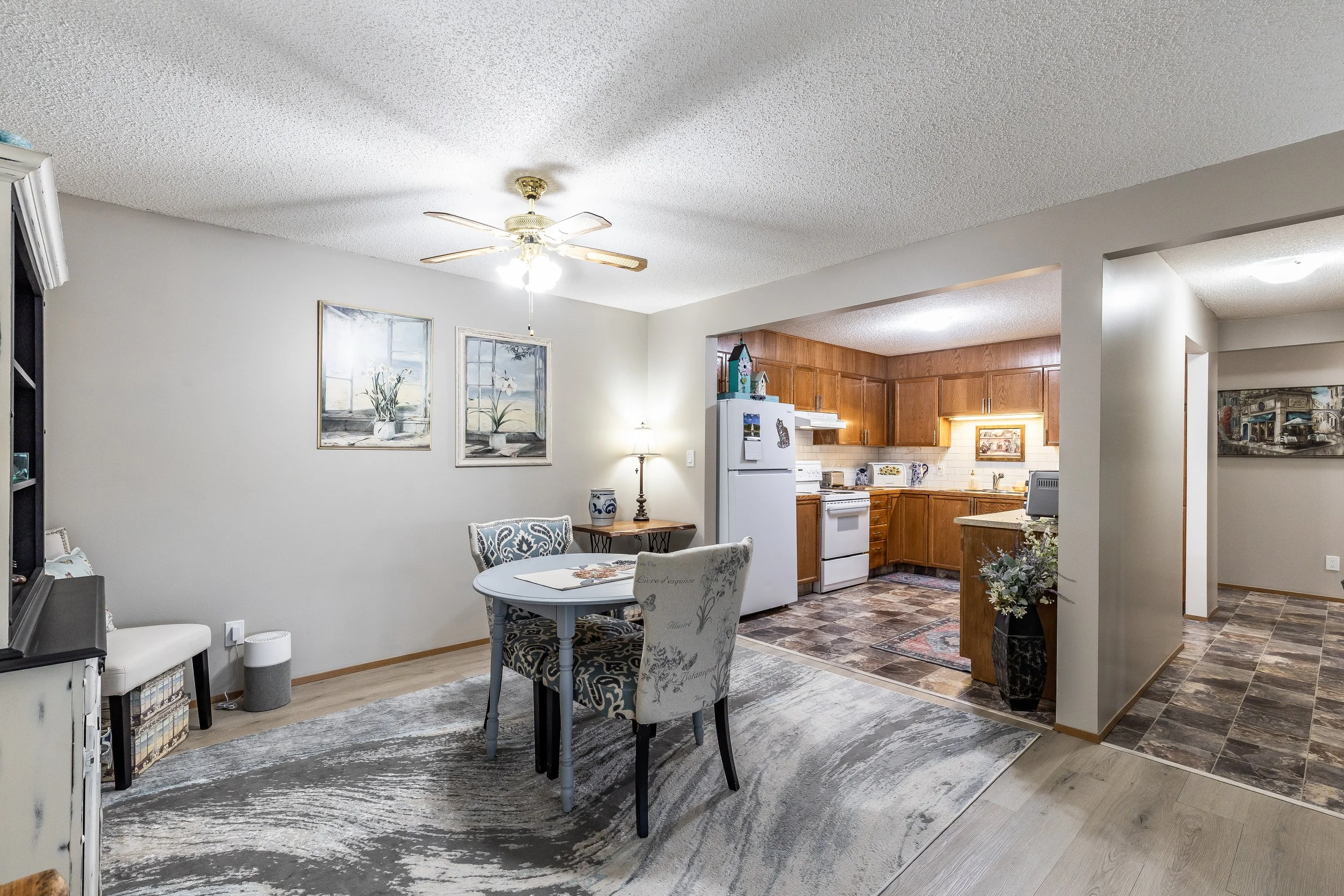 135 1480 Southview Dr SE-10.jpg