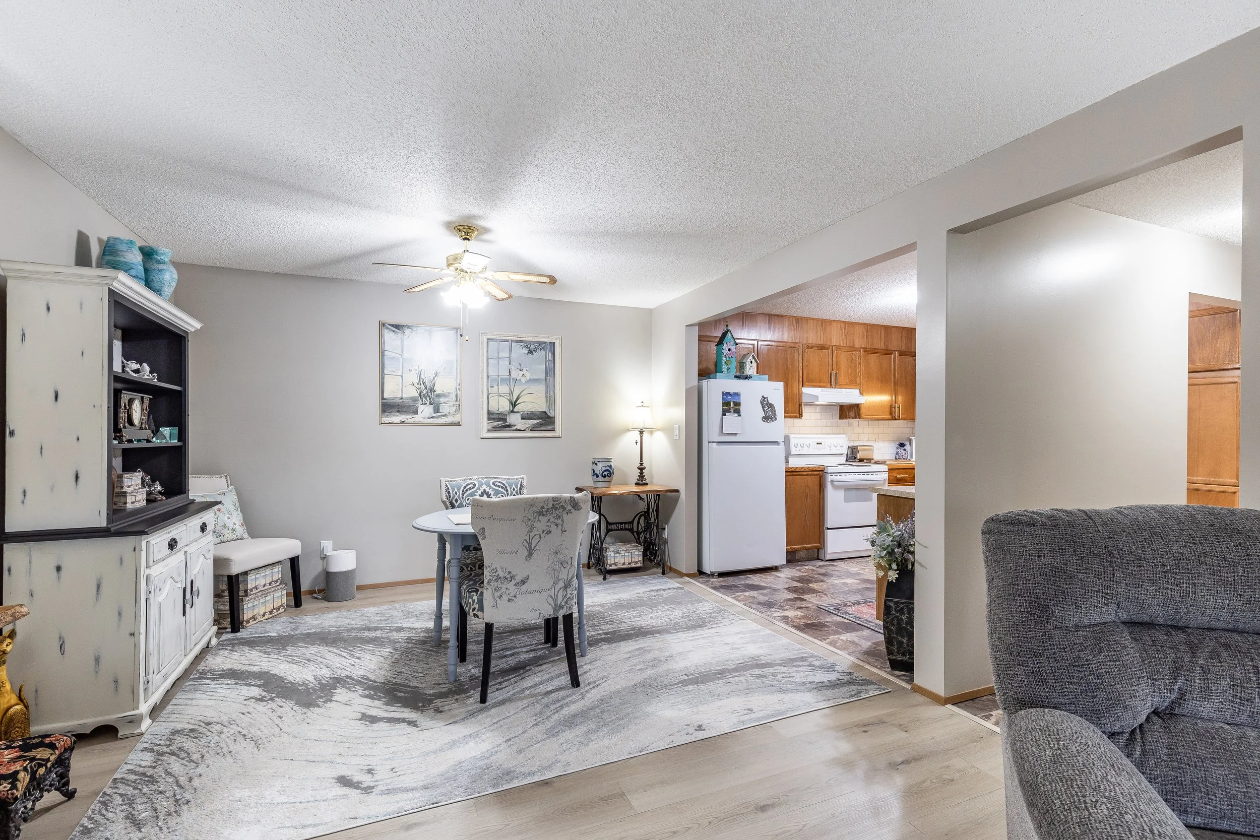 135 1480 Southview Dr SE-11.jpg