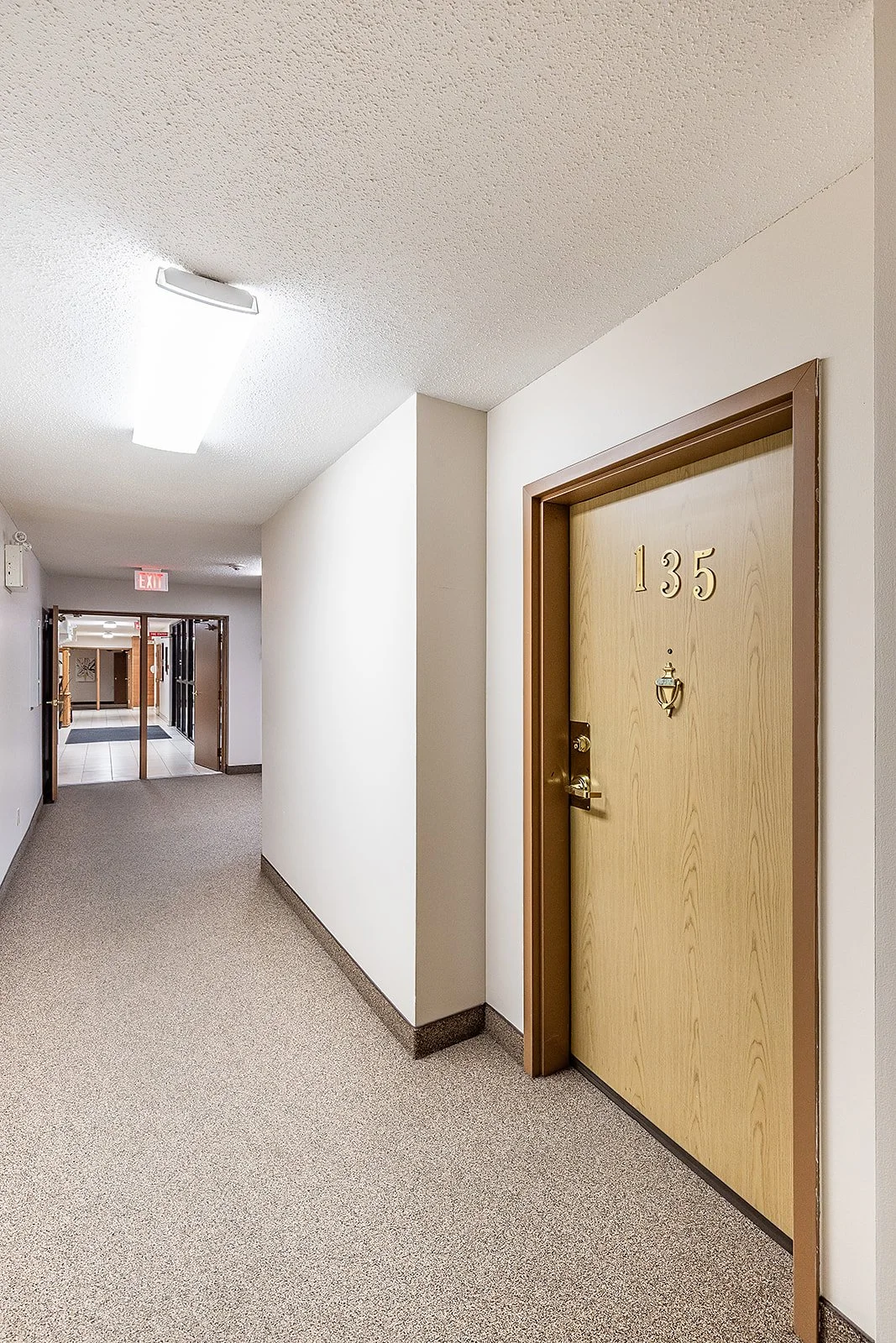 135 1480 Southview Dr SE-1.jpg