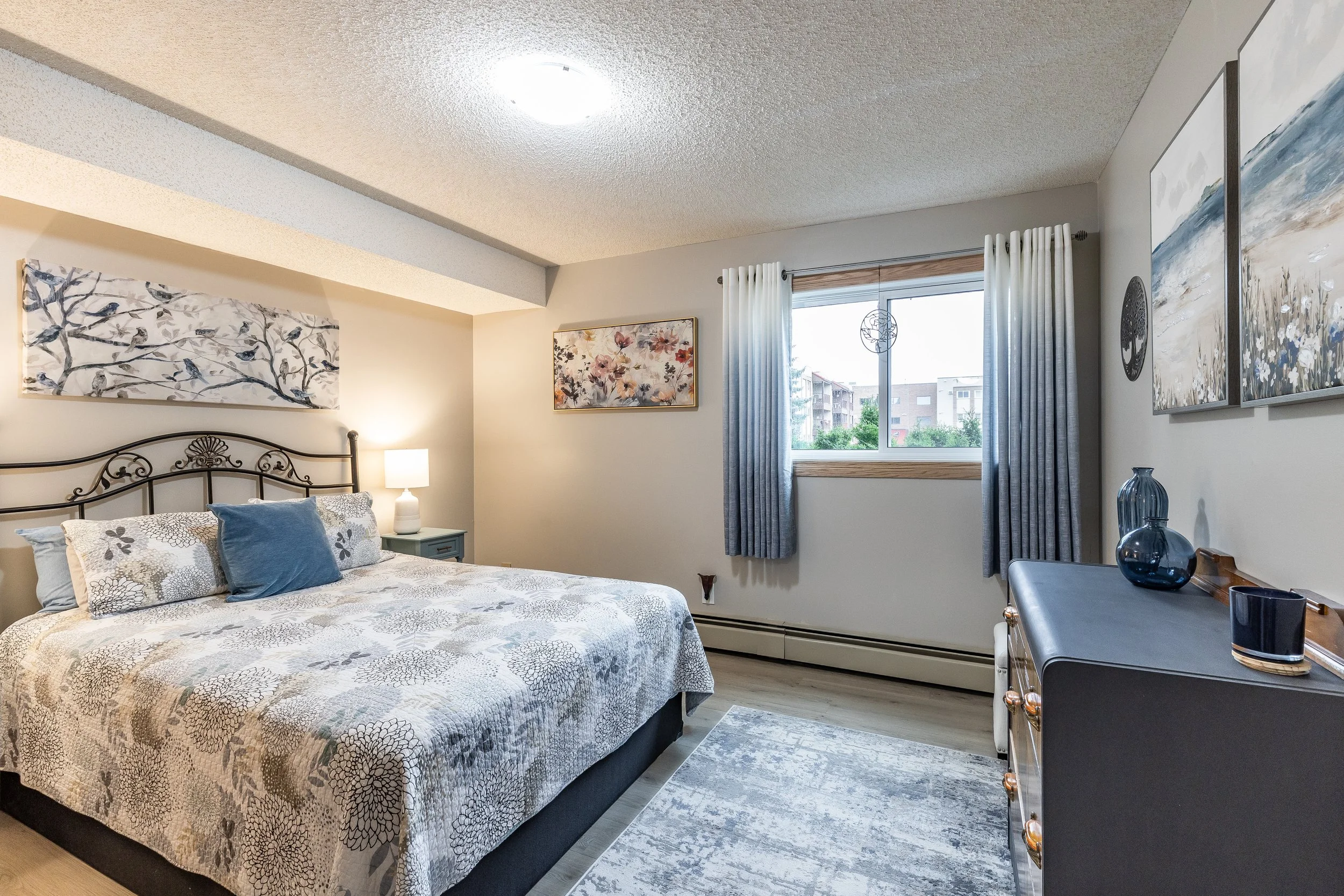 135 1480 Southview Dr SE-18.jpg
