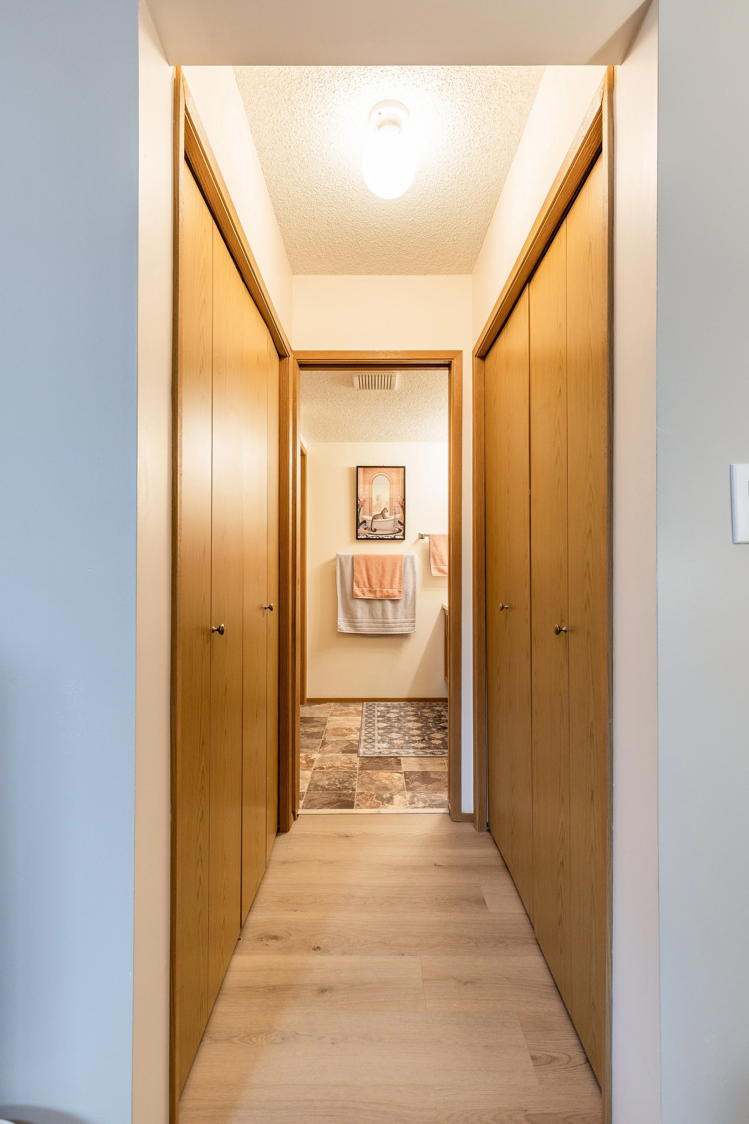 135 1480 Southview Dr SE-21.jpg