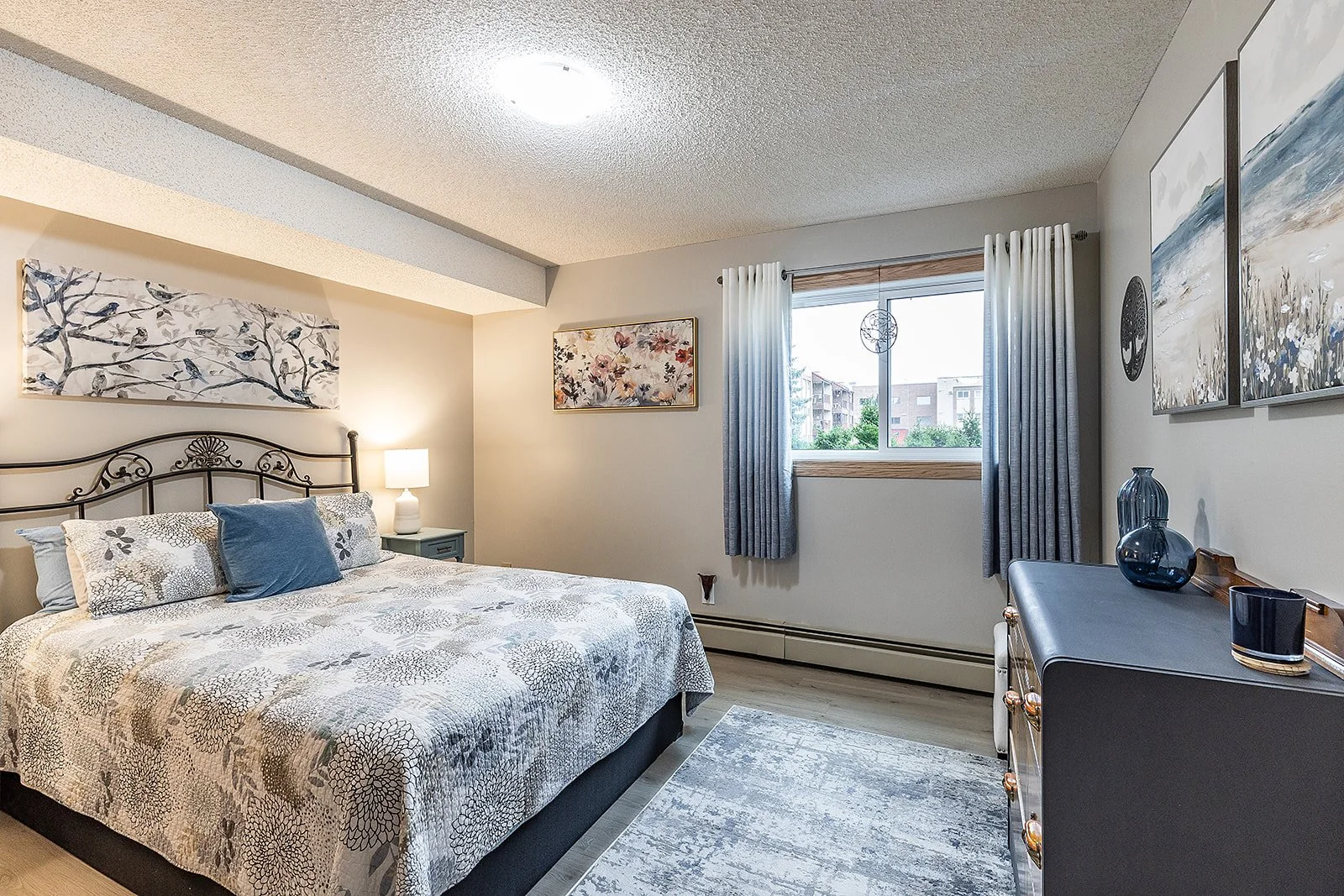 135 1480 Southview Dr SE-18.jpg