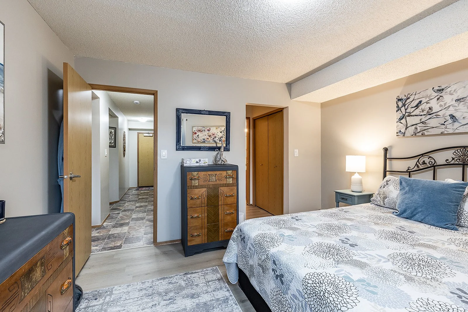 135 1480 Southview Dr SE-19.jpg