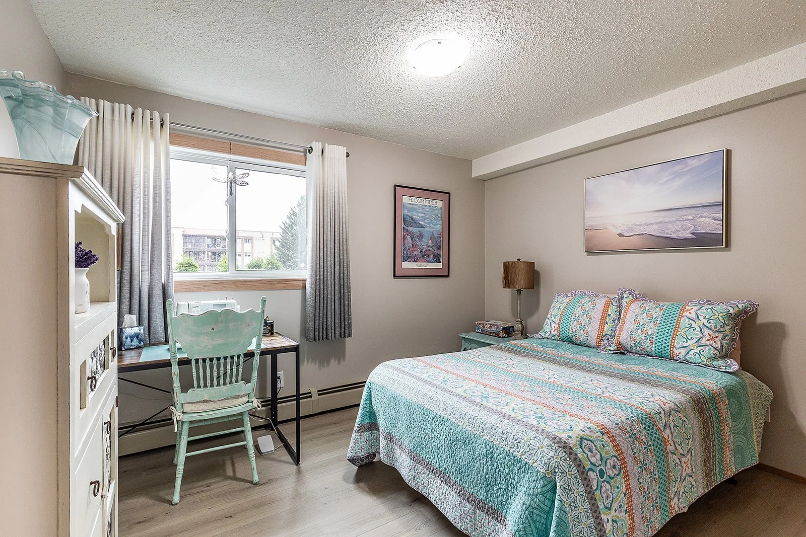 135 1480 Southview Dr SE-23.jpg