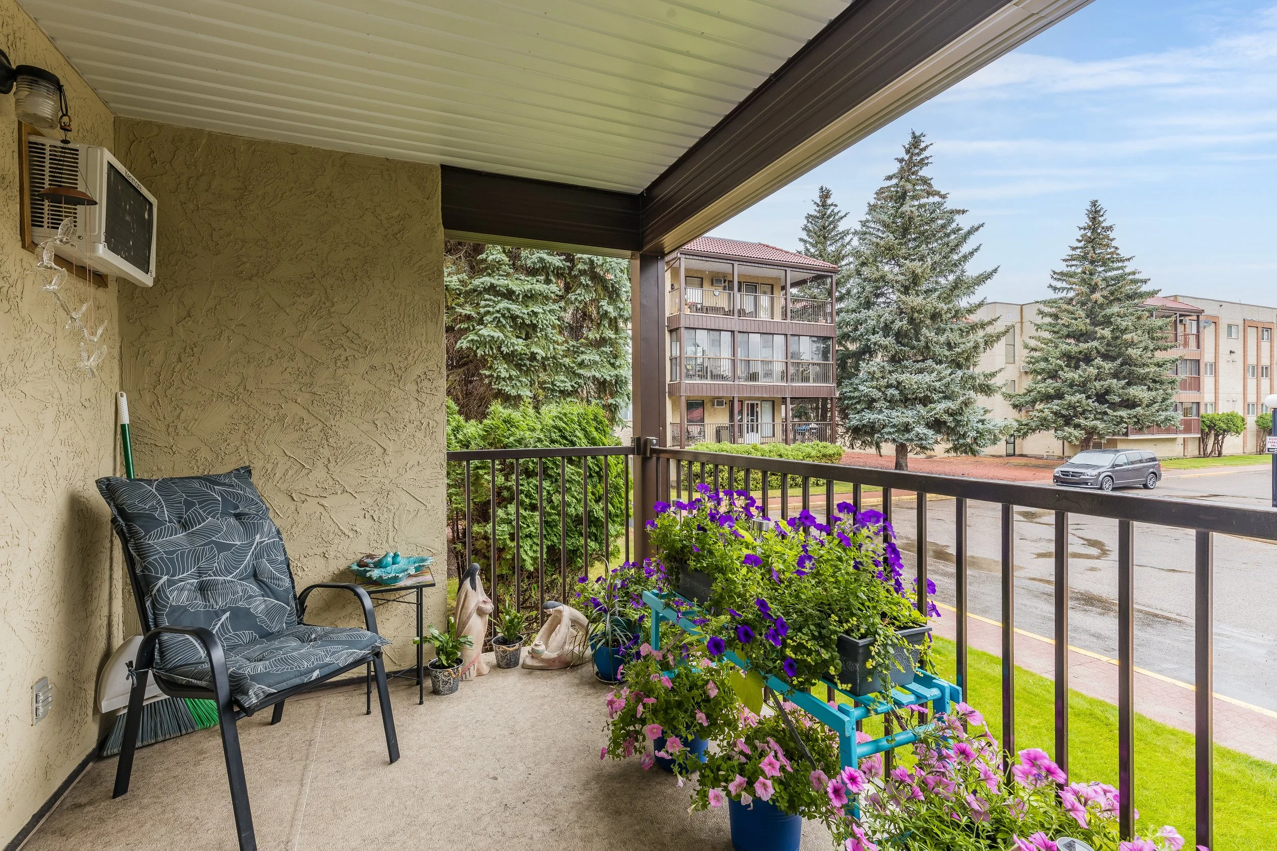 135 1480 Southview Dr SE-27.jpg