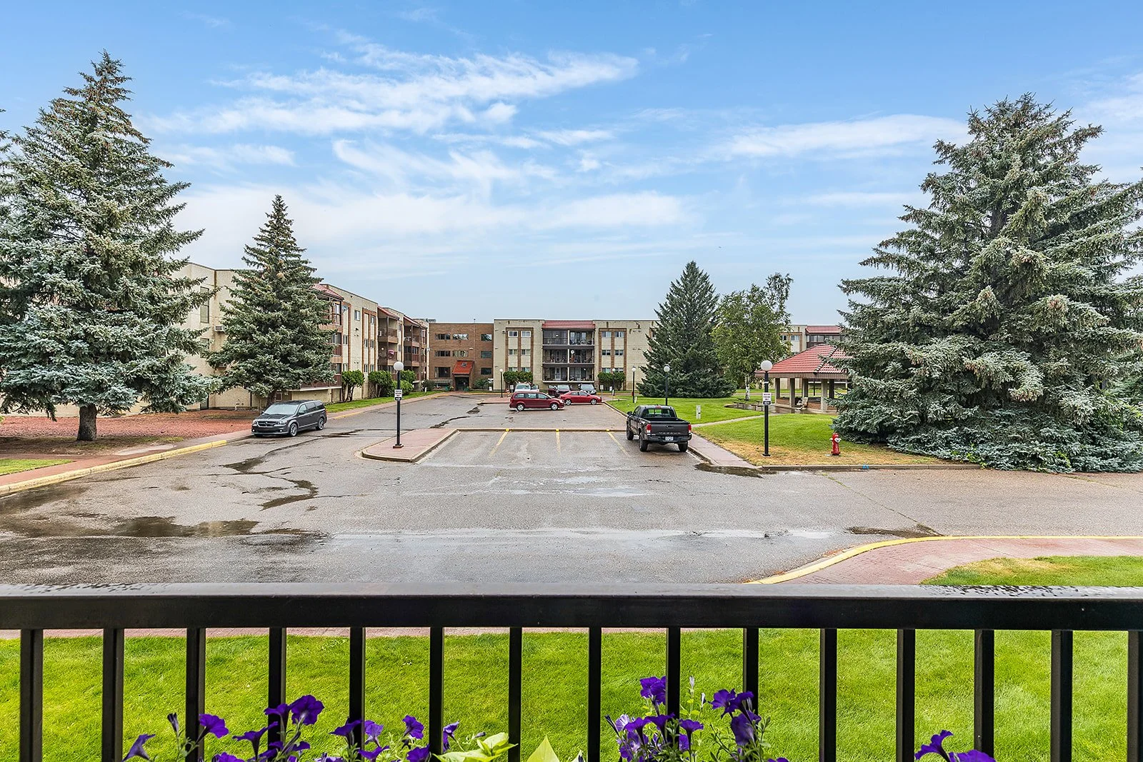 135 1480 Southview Dr SE-29.jpg