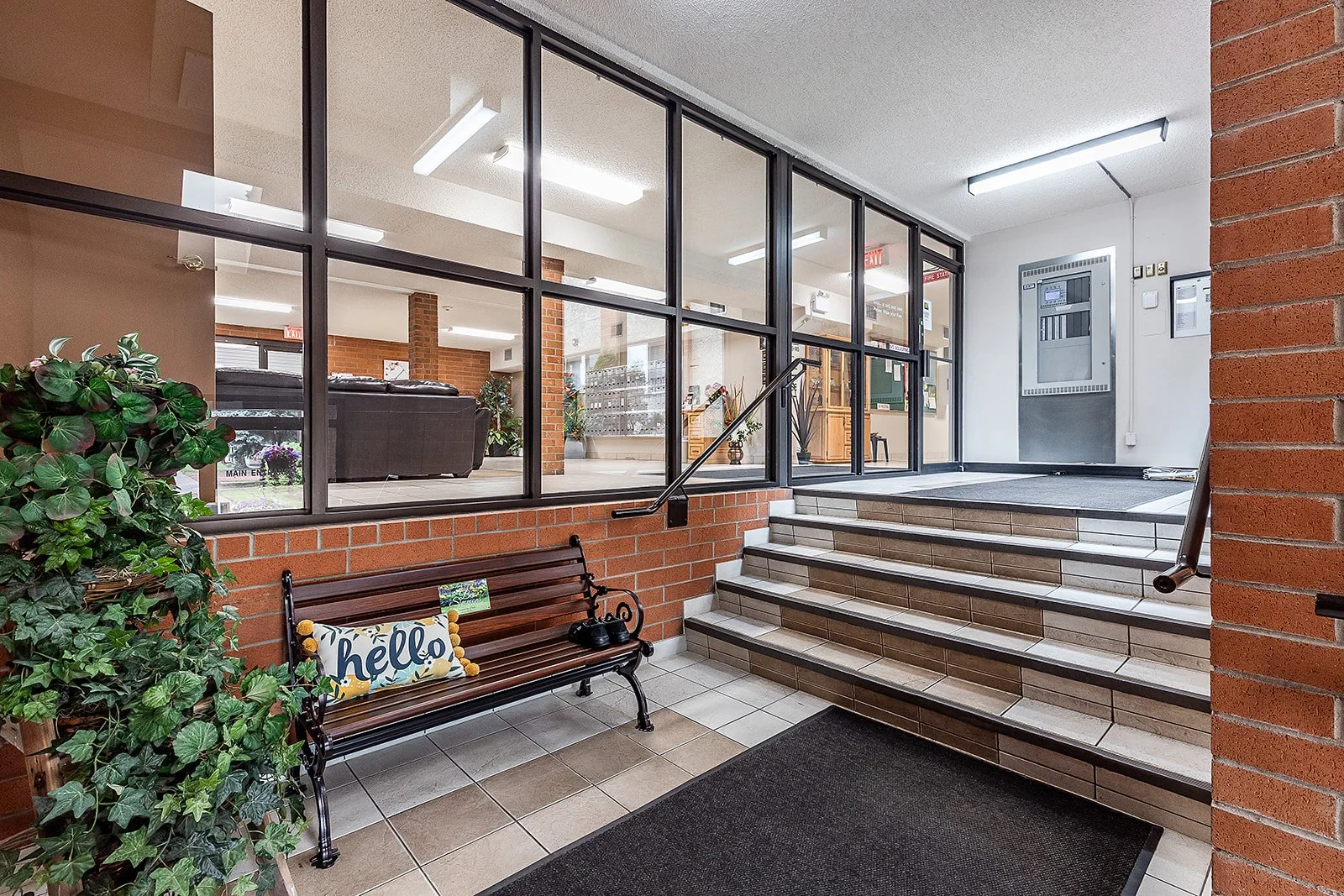 135 1480 Southview Dr SE-30.jpg