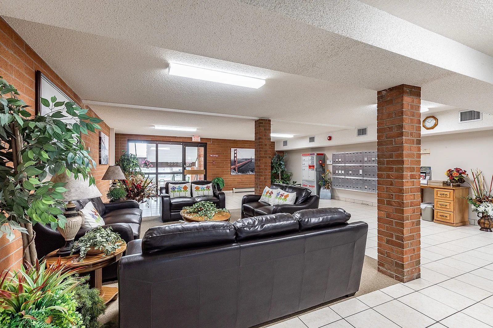 135 1480 Southview Dr SE-32.jpg