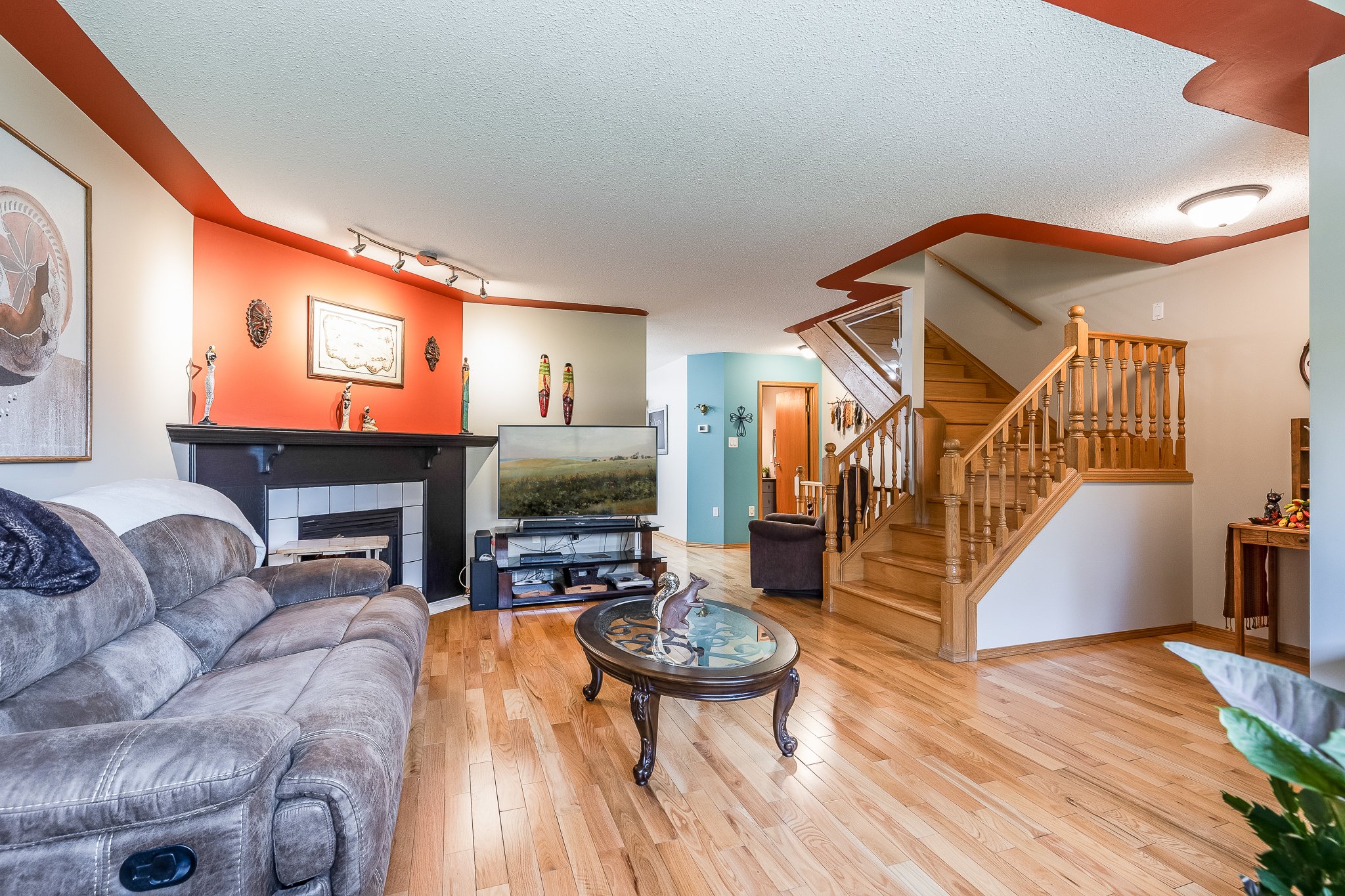 406 165 Southridge Dr SE web-13.jpg