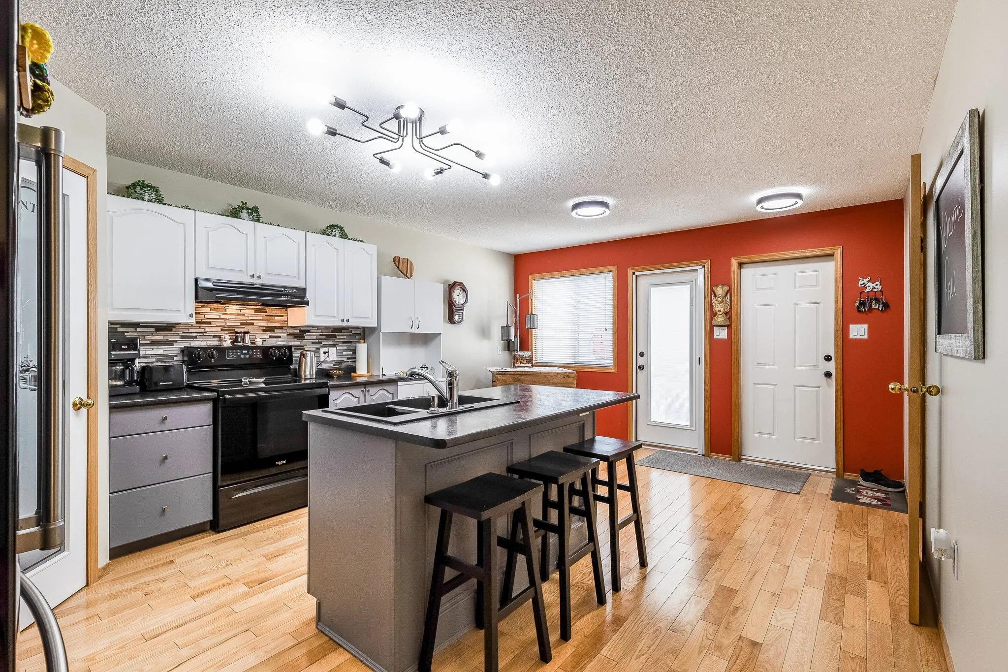 406 165 Southridge Dr SE web-15.jpg