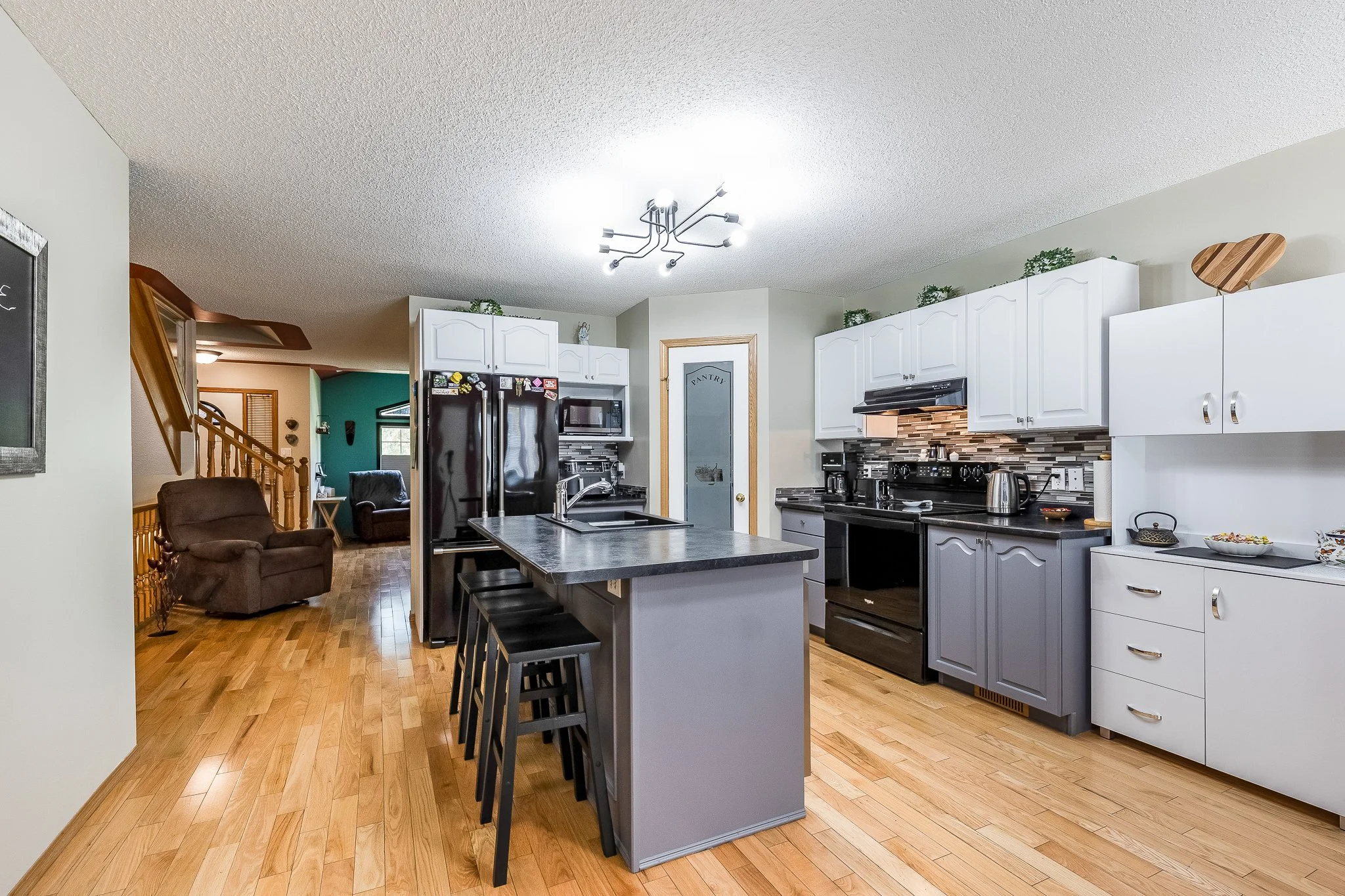 406 165 Southridge Dr SE web-16.jpg