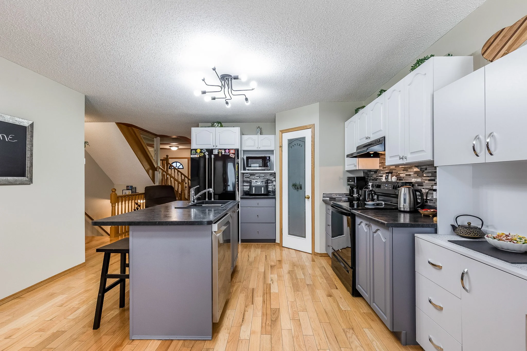 406 165 Southridge Dr SE web-17.jpg