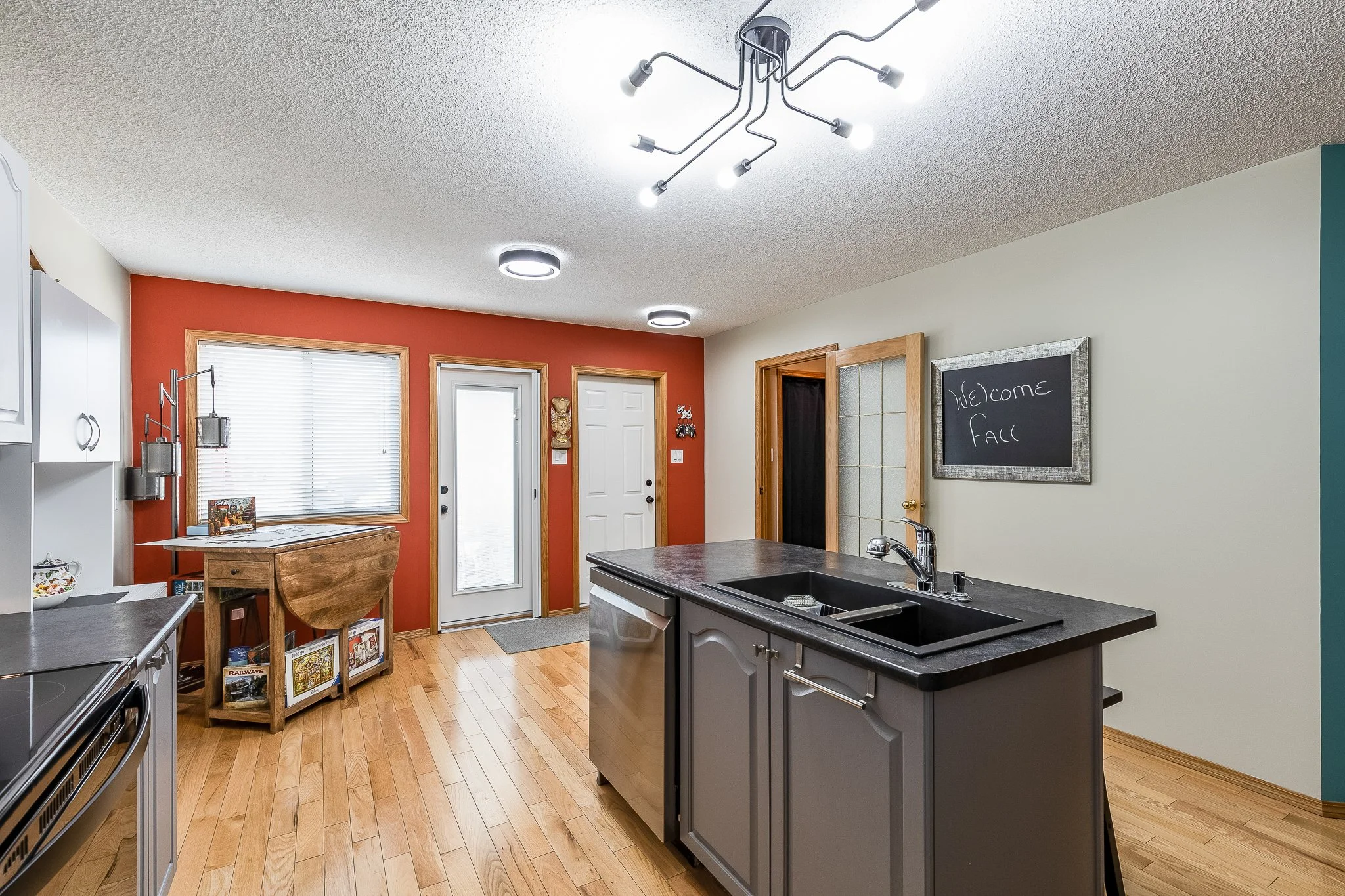 406 165 Southridge Dr SE web-19.jpg