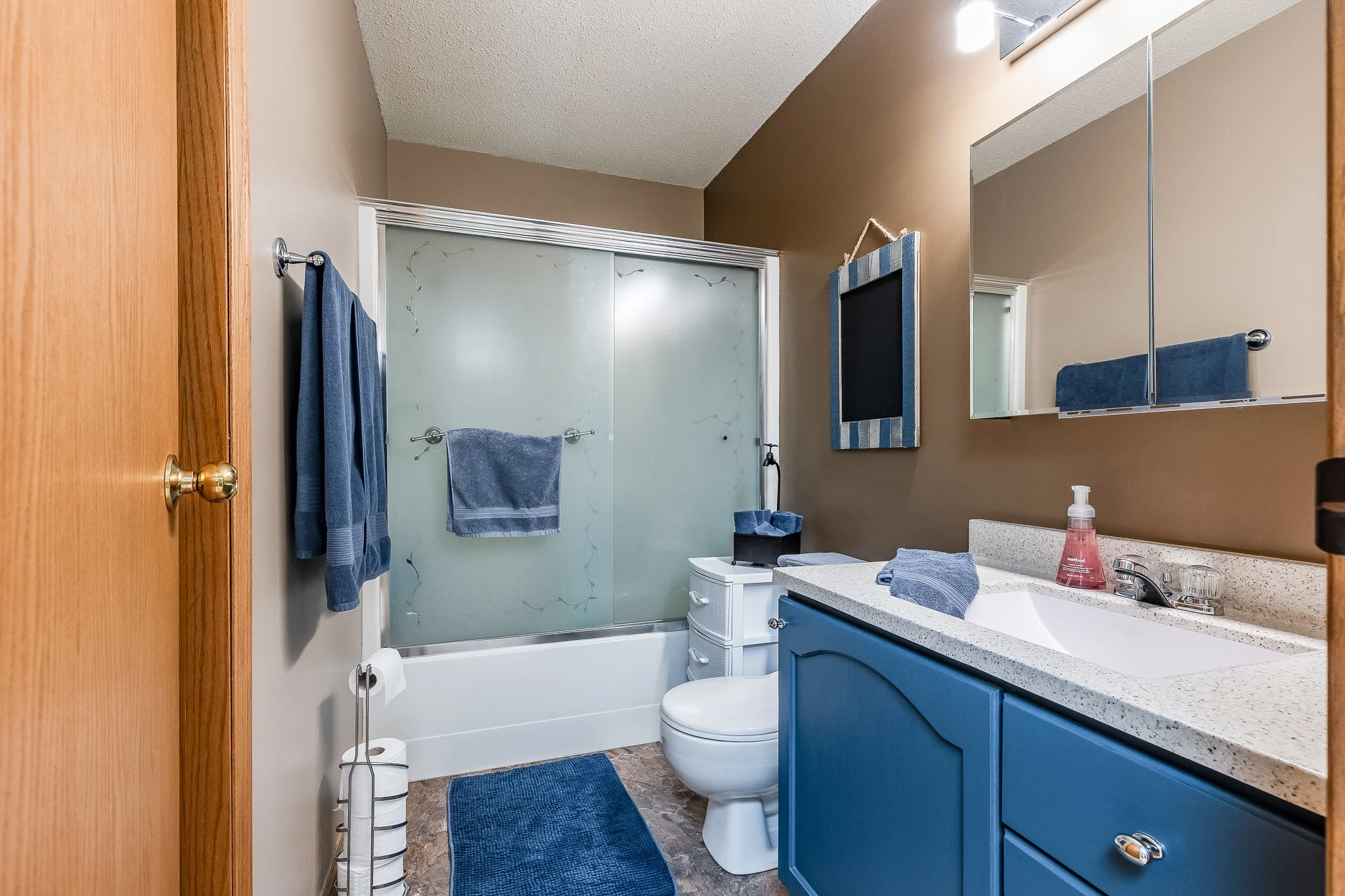 406 165 Southridge Dr SE web-29.jpg