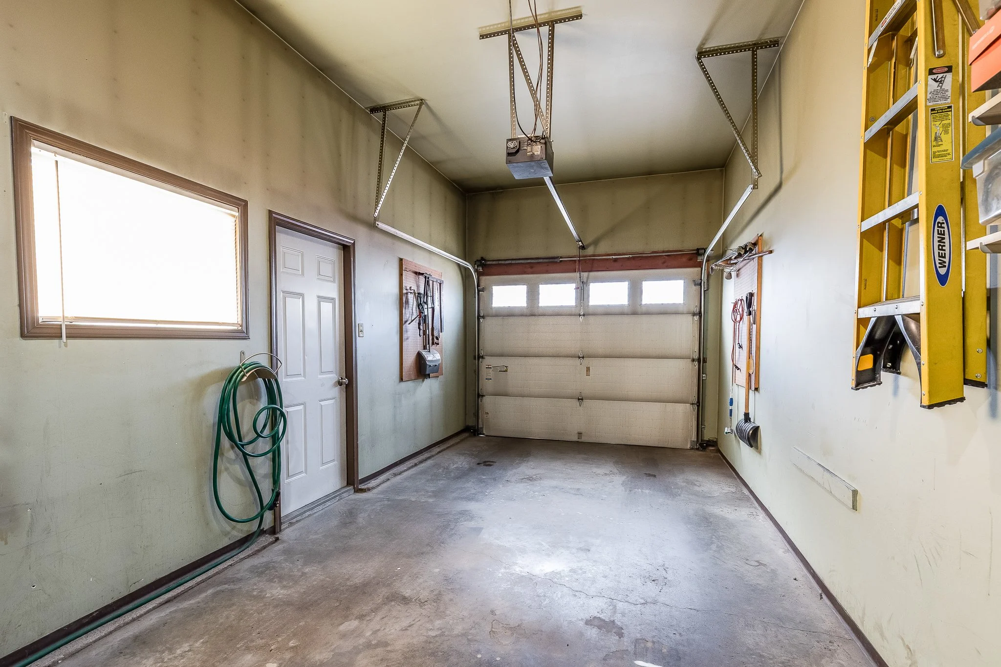 406 165 Southridge Dr SE web-47.jpg