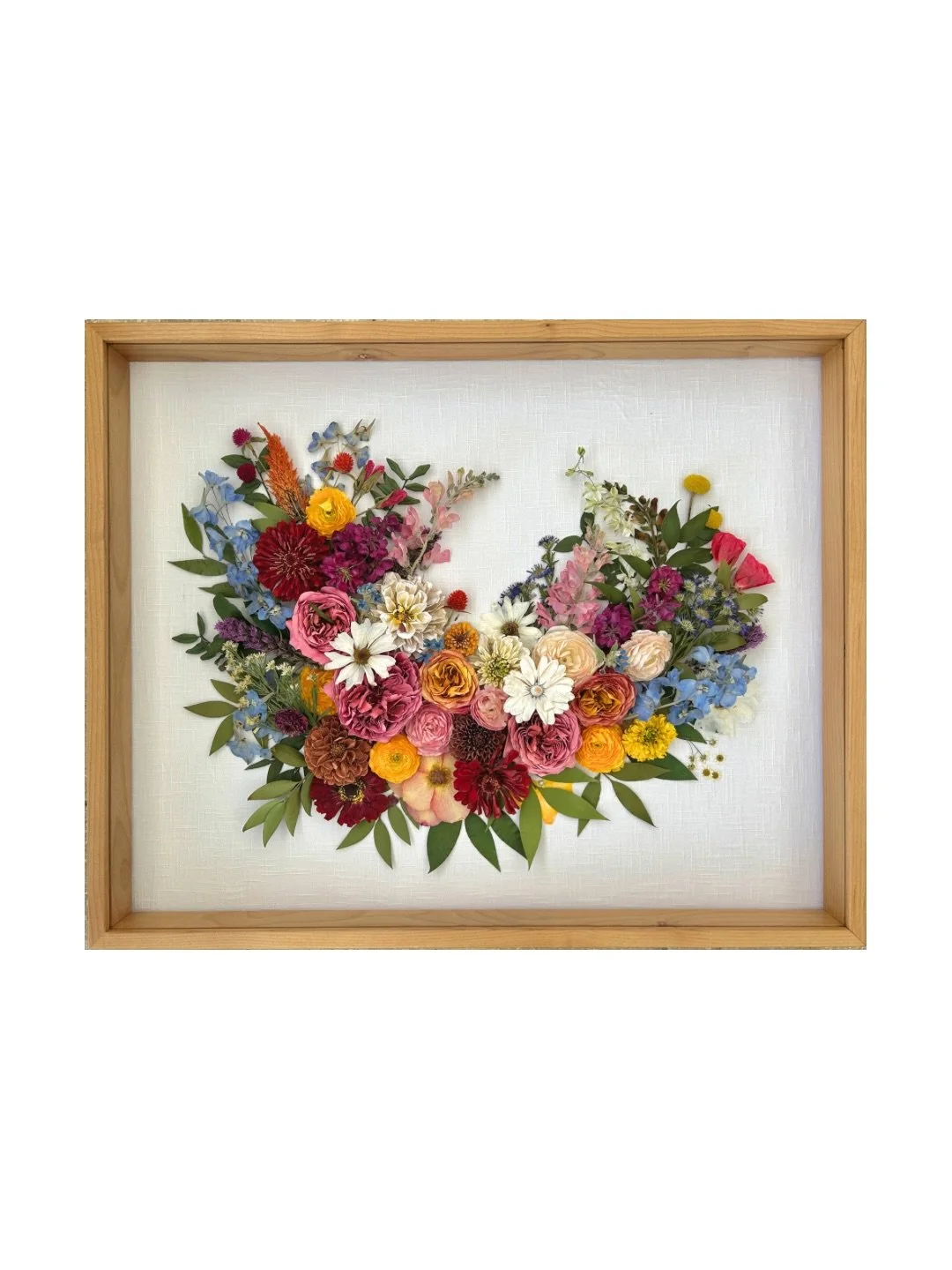 This 24&rdquo; x 30&rdquo; Preferred piece gives your florals room to shine, while Masterpiece Acrylic brings incredible clarity and depth, making every preserved detail feel alive.

A bold, timeless statement made to be cherished for years to come ?