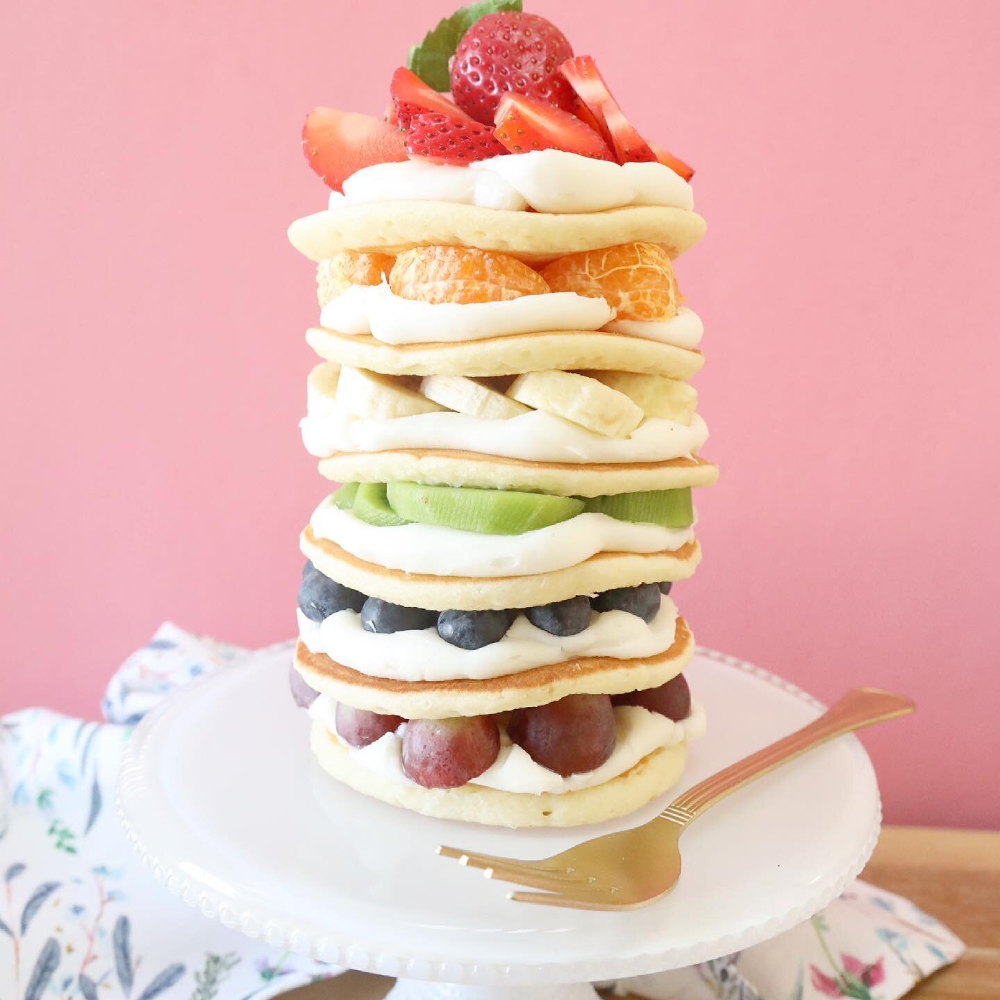 Breakfast anyone!! If our mini pancake hack wasn&rsquo;t enough, we bought the regular size frozen pancakes as well to make this beautiful fruit tower! Serve this with a shamrock shake on St. Patty&rsquo;s day for Mom of the year award!🍓🍊🥝🫐🍇