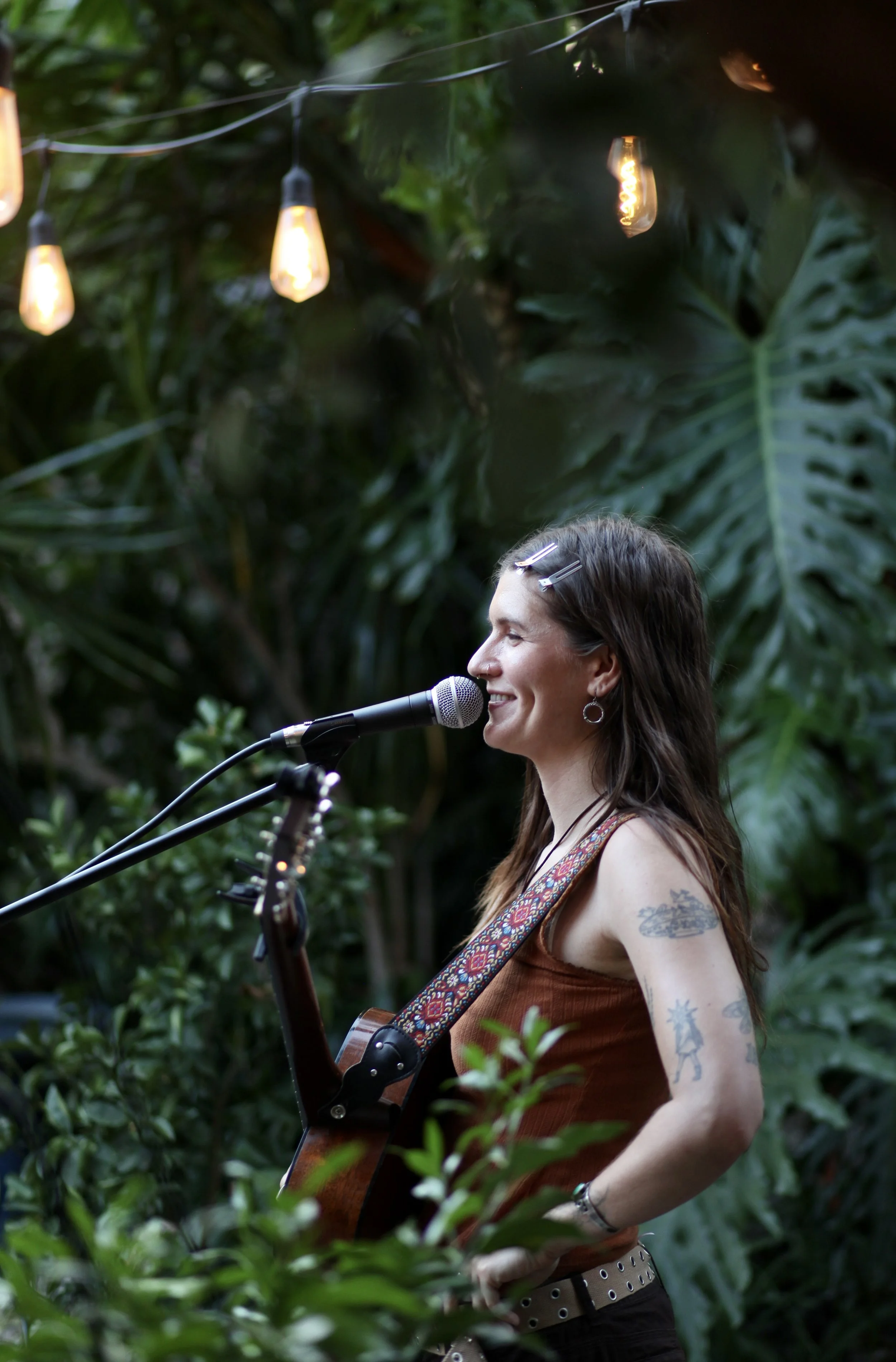 Recording artist Gatlin performing