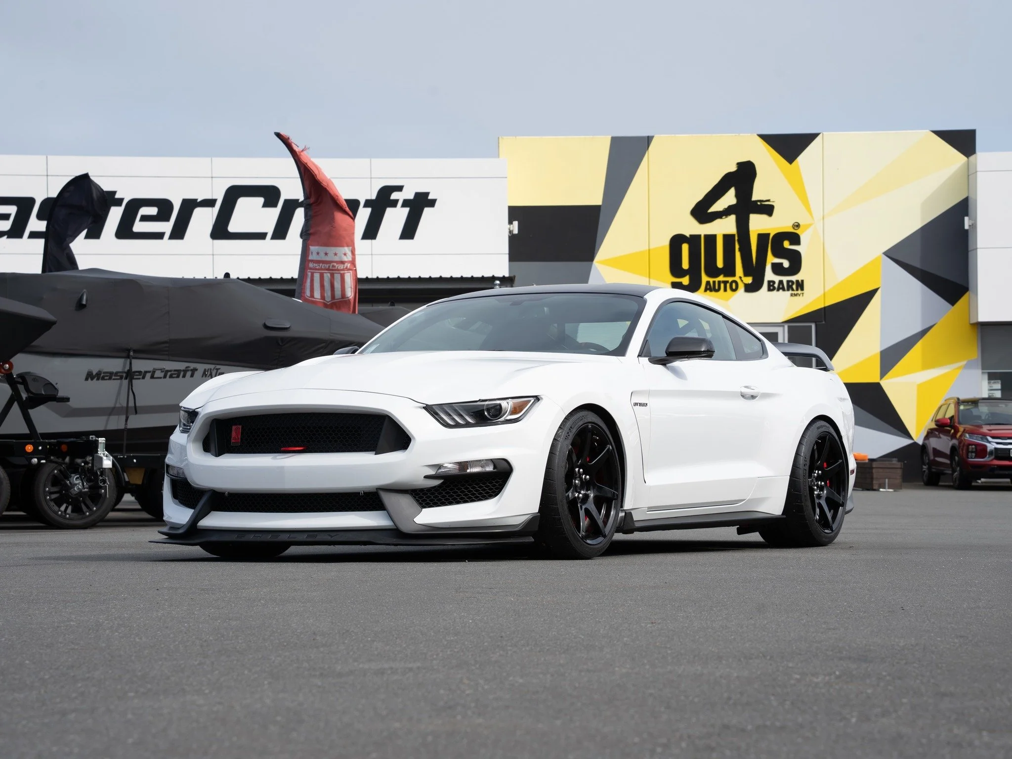 2019 Ford Mustang SHELBY GT350R. The ultimate track-focused pony car with raw, naturally aspirated power and race-ready engineering. A true collector&rsquo;s piece with ultra-low mileage and rare factory options.

✅ 5.2L V8 (526hp / 392kW) &ndash; Na