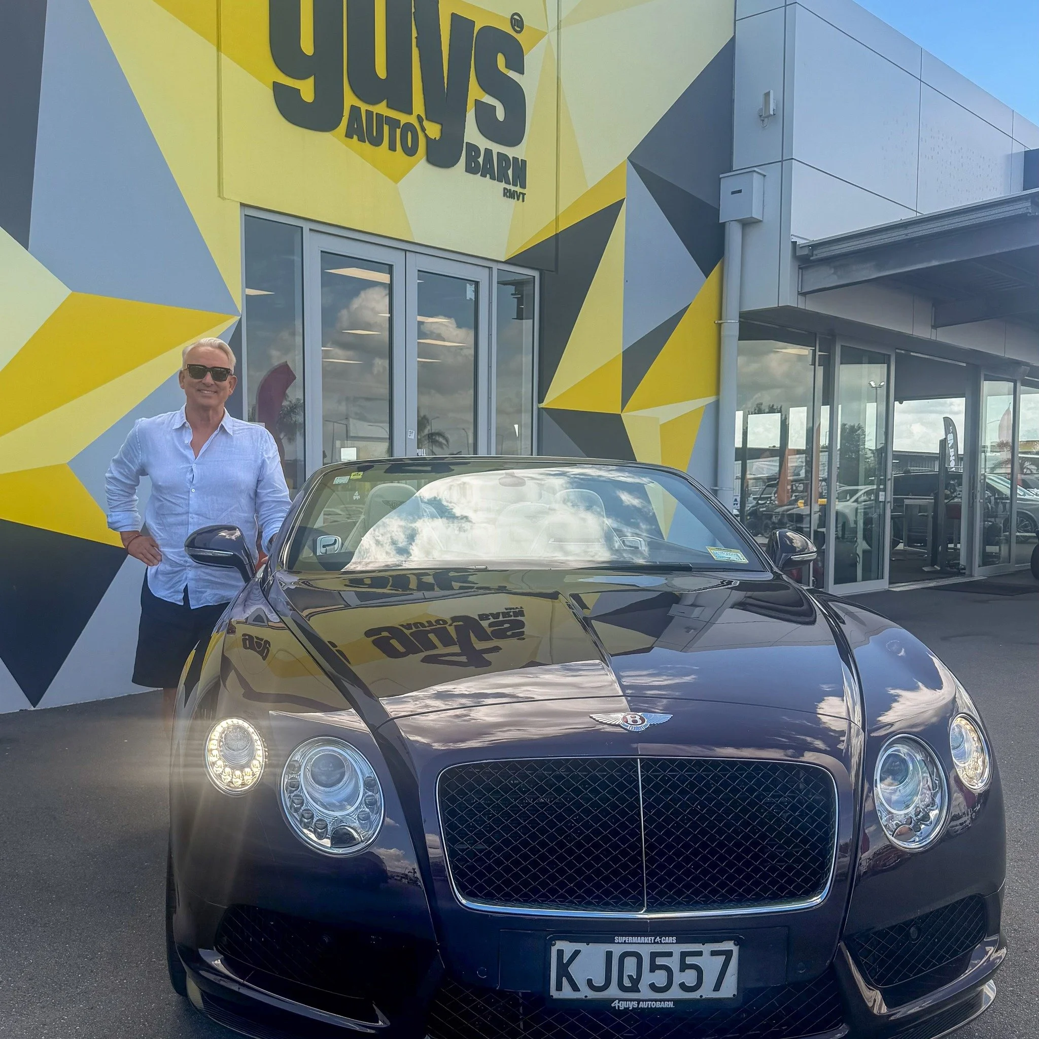Huge congratulations to Jonathan Raos and his new Bentley Continental. An absolute elegant drive!

Thanks to Ben for making it happen.