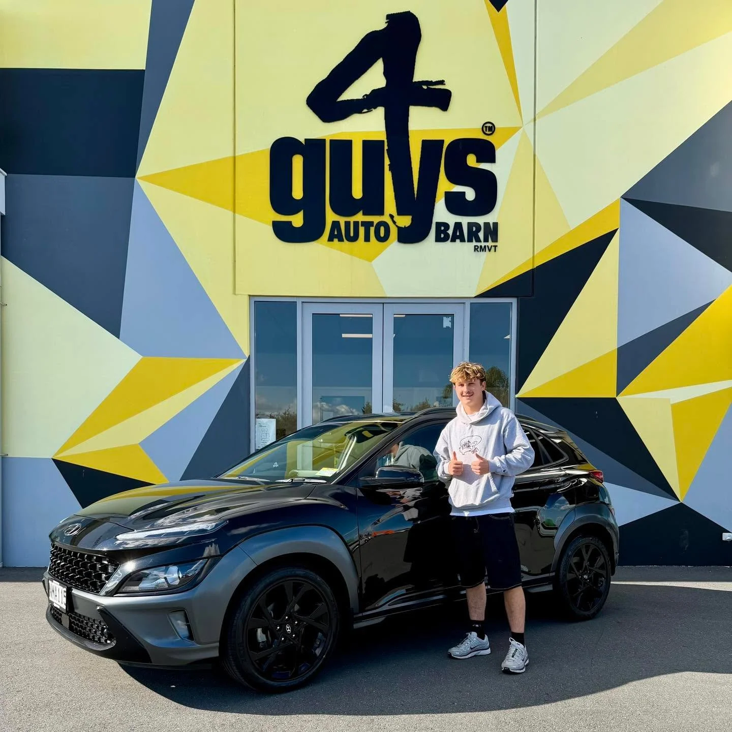 Cheers to Seb collecting his new 2021 Hyundai Kona Elite!
This is the 4th car Seb and his family have purchased off Martijn.