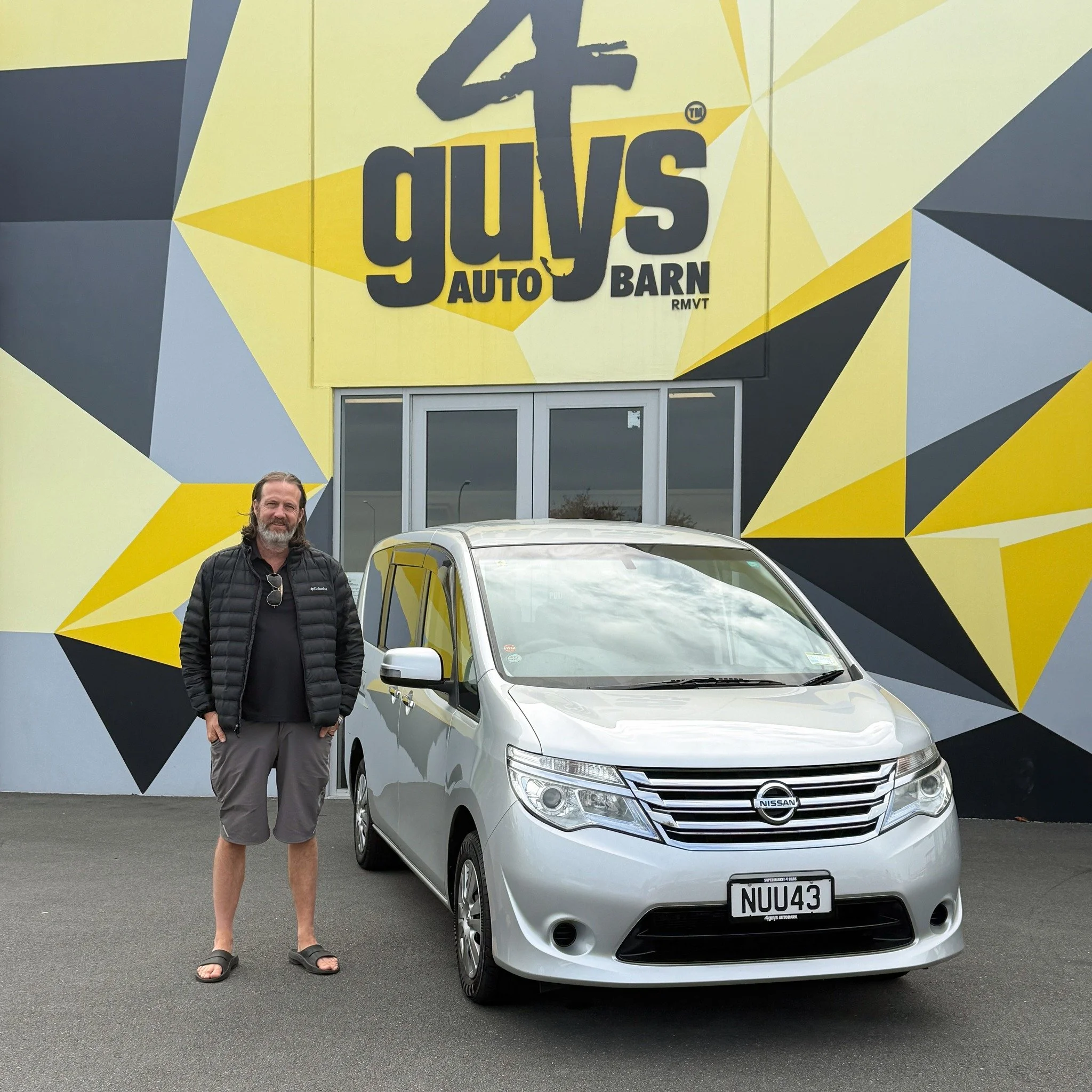 Cheers to Elliot and his new Nissan Serena! Thanks again to Jackson for helping Elliot out.