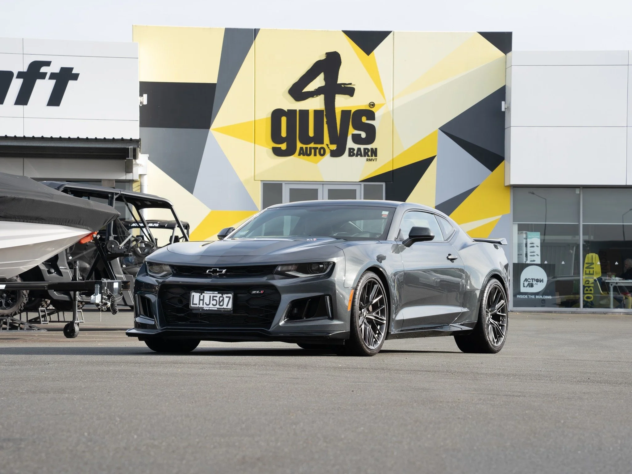 Chevrolet Camaro ZL1 Supercharged

The Camaro ZL1 brings more of everything. Factory supercharged 6.2L LT4 V8 pushing 650hp, the full ZL1 performance package, and a feature list that leaves little to ask for.

With the 10-speed automatic, Recaro leat