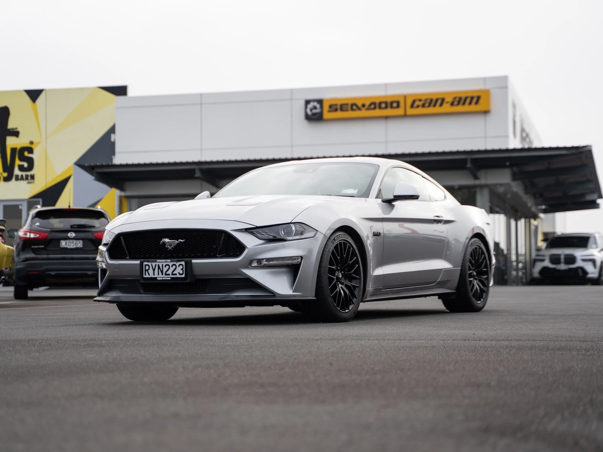 2020 Ford Mustang Roush Stage 3 Supercharged 5.0L V8 700HP

This isn't your standard Mustang GT. Equipped with a Roush Stage 3 Package and upgraded locally by CTB Performance, this NZ‑New example delivers serious performance with 700 horsepower on ta