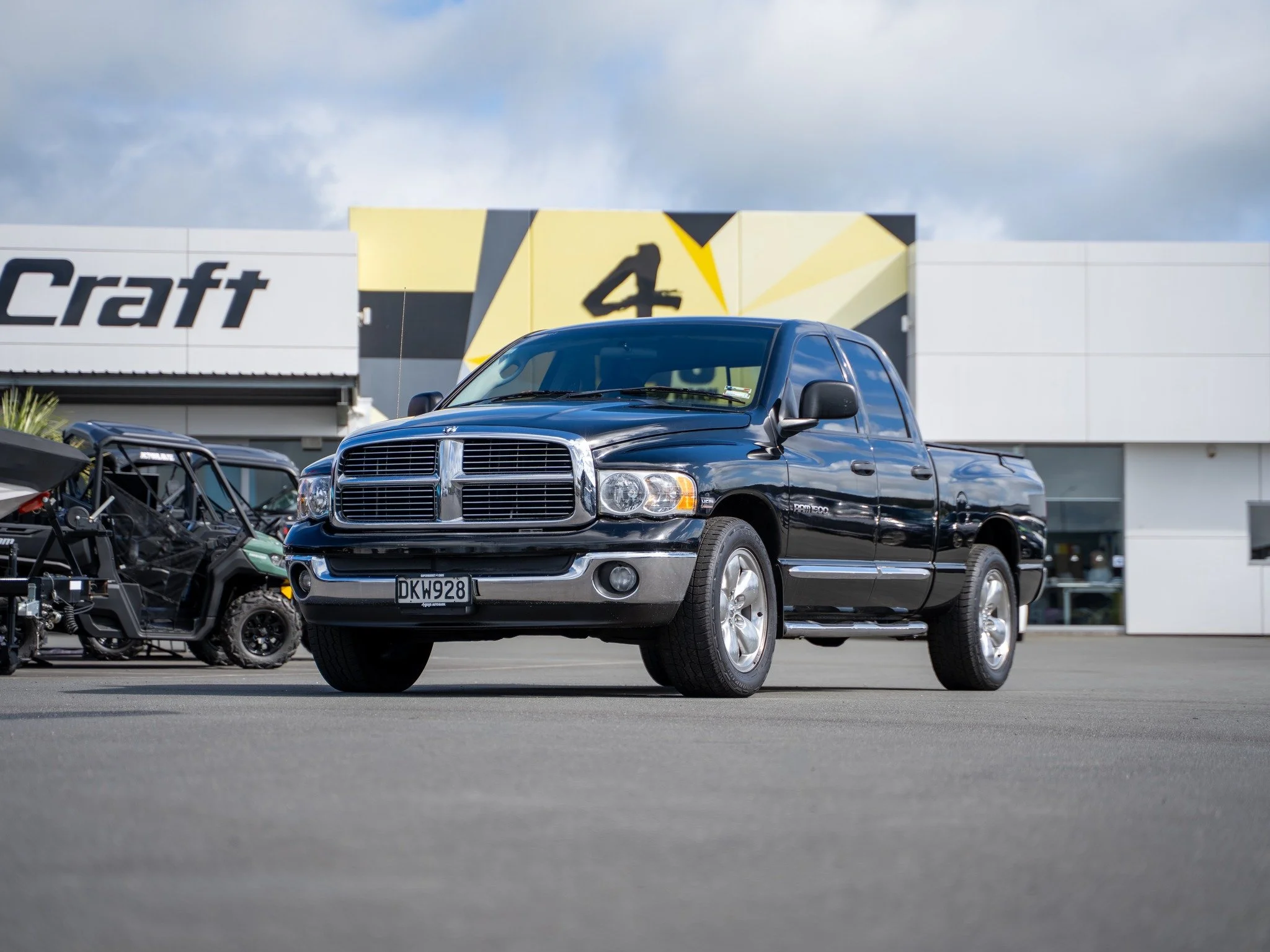 2005 Ram 1500 Lone Star Crew Cab 5.7L HEMI V8 for $39,800

Here's your chance to own an affordable American V8 truck. Better still, if you need a genuine 6-seater, here's the answer. 

Powered by the legendary 5.7L HEMI V8, this Ram delivers the V8 r
