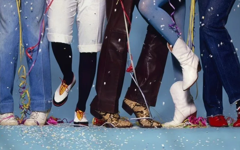 r e c i t a l 📢 r e v e a l
Get ready to move and be moved! 👟 At 7p each night this week, we're dropping 1️⃣ image to give you a hint to what our recital theme is this season. 🤸&zwj;♀️ This picture is your first clue. 🔎
 
Comment with your guess 