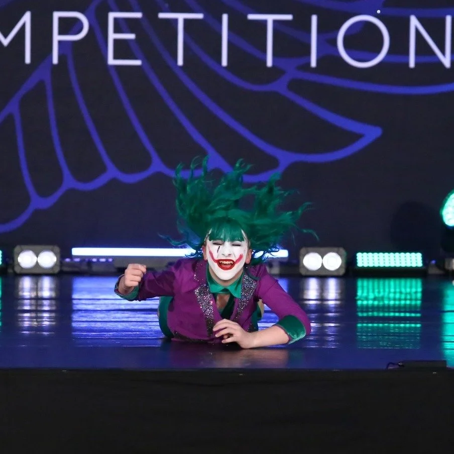 "Friday the 13th is still better than Monday the whatever." ☯️ UNKNOWN
📸 A Cut Above the Rest
#FridayThe13th 
#spotlightx2 
#friyay 
#TGIF 
#WeekendVibes