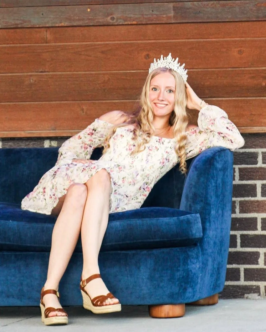 S P O T L I G H T 🎓 S E N I O R 🎓 S U N D A Y

⭐️Meet Liberty⭐️ 
💙 Liberty has been dancing for 14 years and joined Spotlight 3 years ago. 
💙 Her favorite dance styles is ballet, "because it is graceful and beautiful." 
💙 Liberty says,