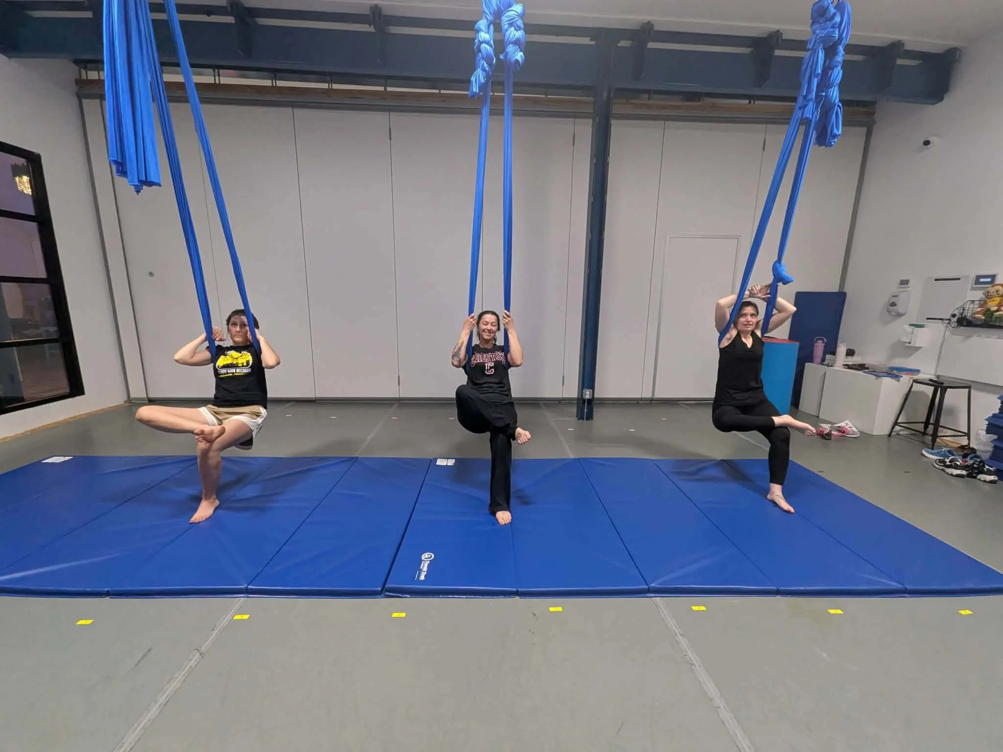 l e a v e &bull; a d u l t i n g &bull; o n &bull; t h e &bull; f l o o r
Who says kids get to have all the fun? 🤸&zwj;♀️ Our adult students took to the silks this week to sample a little aerial yoga, and the smiles say it all. Whether you&rsquo;re 