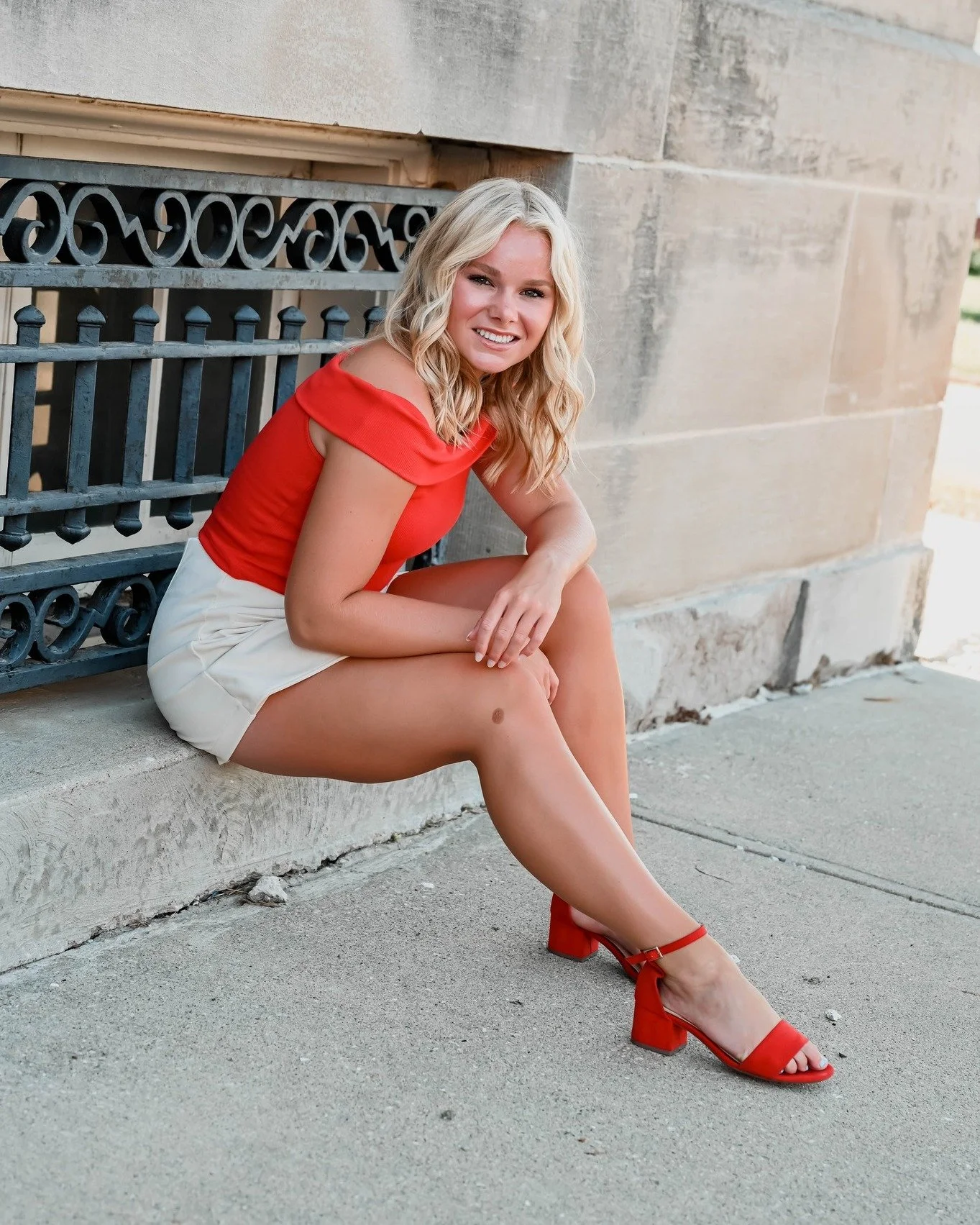 S P O T L I G H T 🎓 S E N I O R 🎓 S U N D A Y

⭐️Meet Maylee⭐️ 
💙 Maylee has been dancing at Spotlight since 2012.
💙 Her favorite dance style is clog, because she loves the environment and the people she dances with! 
💙 One of Maylee's favorite 