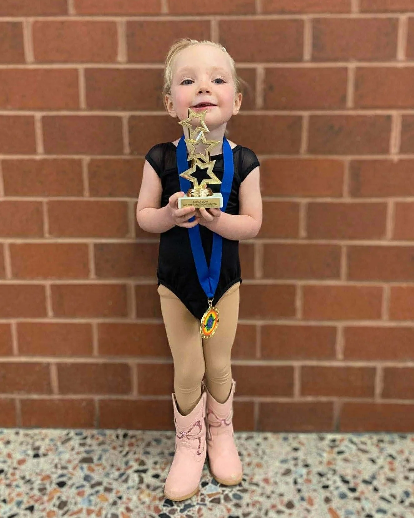 m e e t &bull; h a r r i e t
For this sweet dancer, every day is a countdown to "Dance Day!" 🩰👣

This little light brings a smile to class every single week. She absolutely adores her Spotlight teachers, and seeing her hold that first-yea