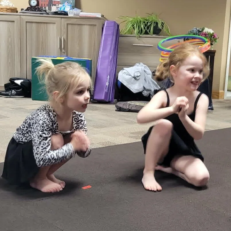 m e e t 👋 j o s i e ➕ r o x i e
These 2⃣  besties came ready to move, groove, and have FUN! 🎉

Josie &amp; Roxie lit up our Butterfly Ballet class with their vibrant personalities every Friday in April at Vintage Park Assisted Living and Memory Car