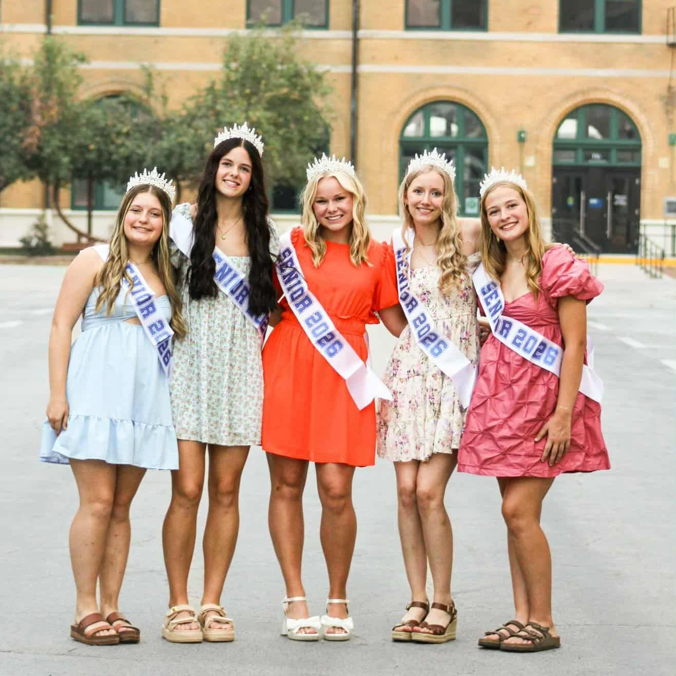 s p o t l i g h t 🎓 s e n i o r 🎓 s u n d a y
On this beautiful #mothersday, we&rsquo;re reflecting on what it truly means to be part of the "village." There is something incredibly sacred about being invited to witness the progress, the 