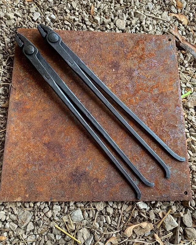 A couple pairs of tongs I made for a order this morning!
If you want a pair of great quality tongs at a great price let me know!
.
.
.
.
.
.
.
#tool #tools #toolmaking #toolporn #blacksmith #blacksmithing #blacksmithtools #blacksmiths #blacksmithshop
