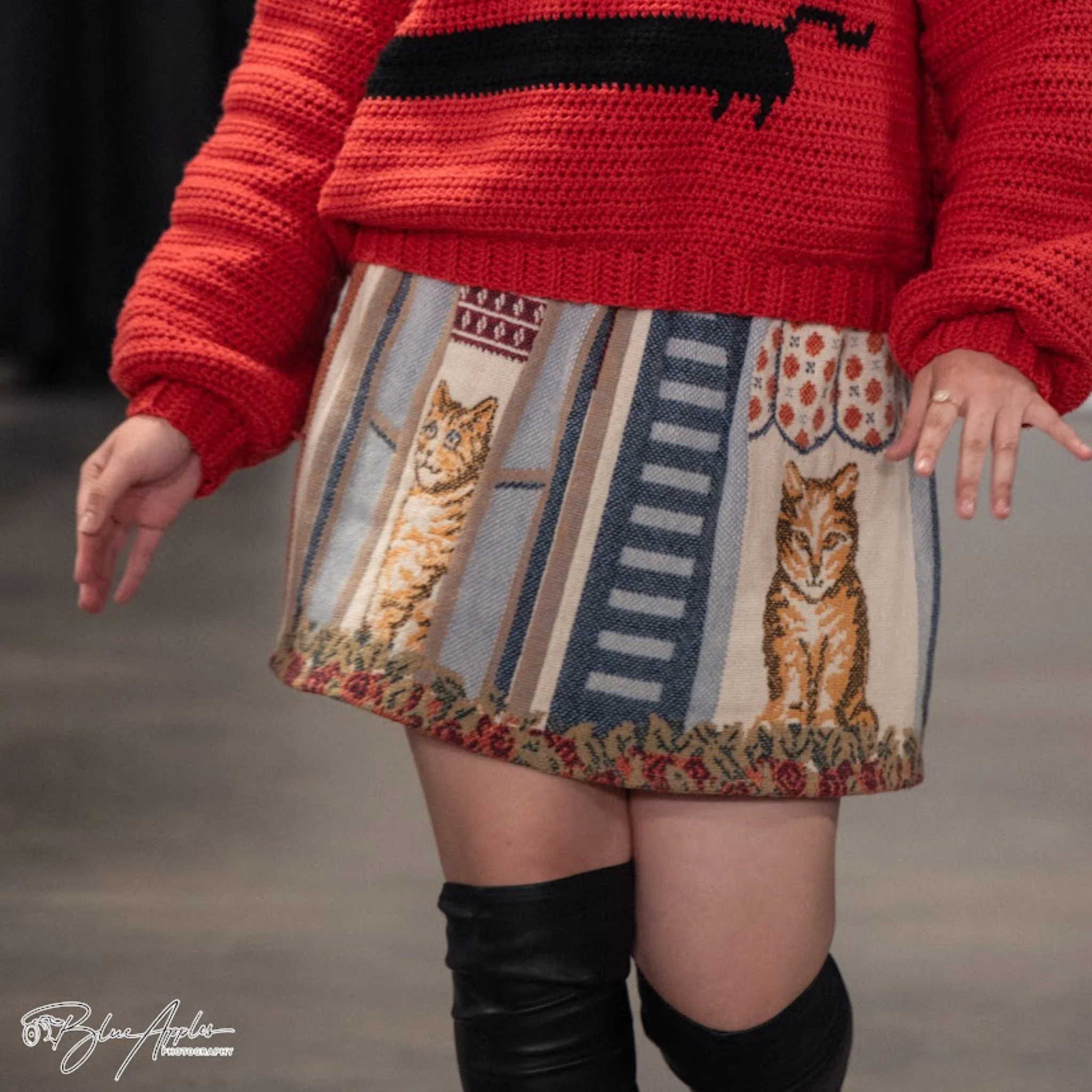 window cats tapestry skirt | XS-M