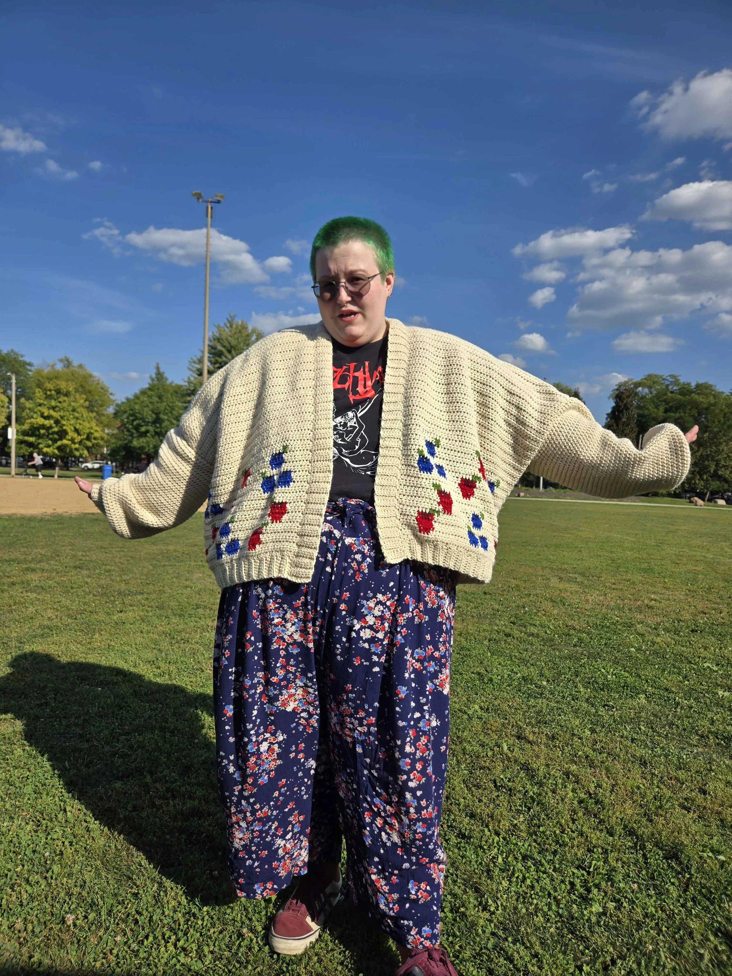 little berries cardigan by @emmet.makes